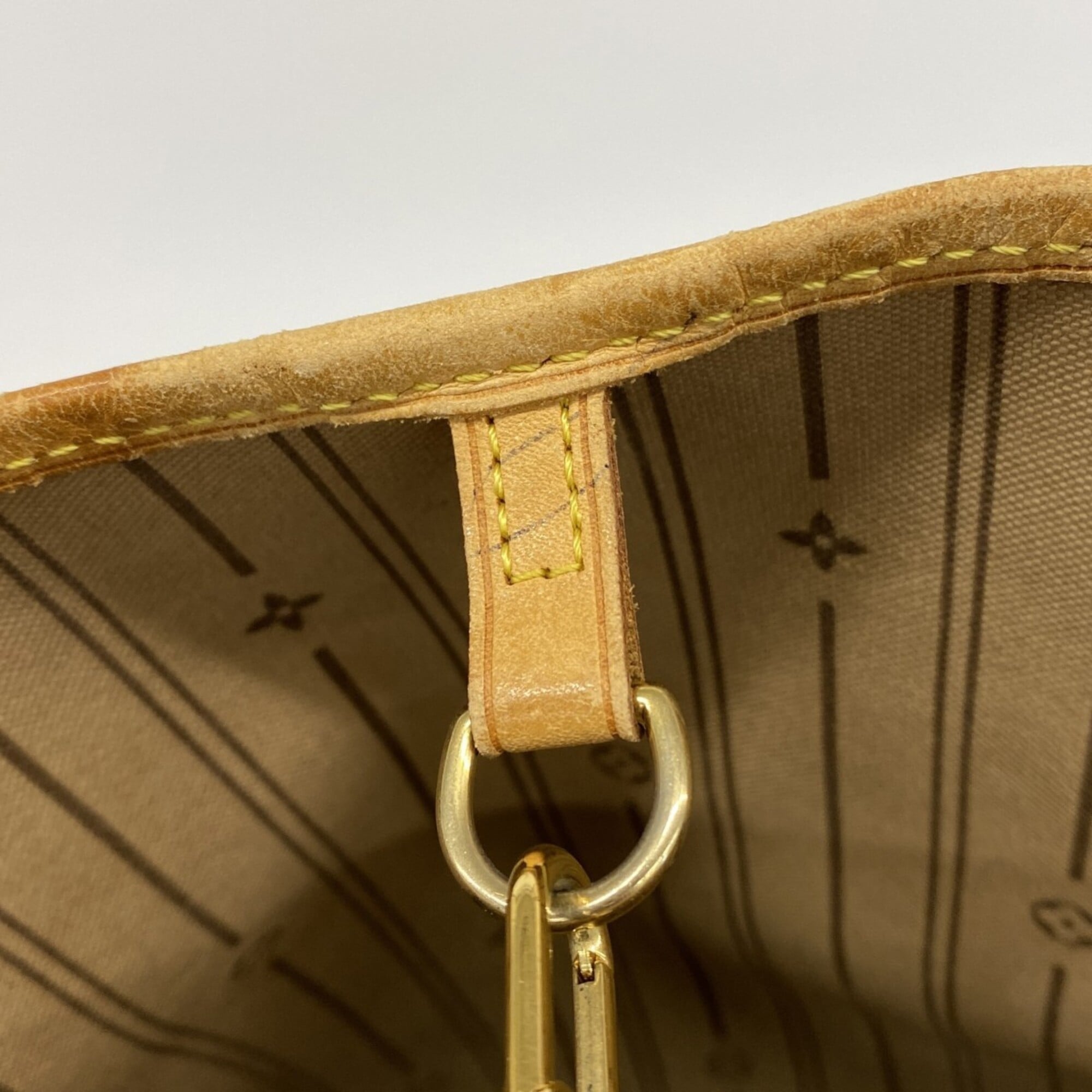 Louis Vuitton Brown Tote Bag (Pre-Owned)
