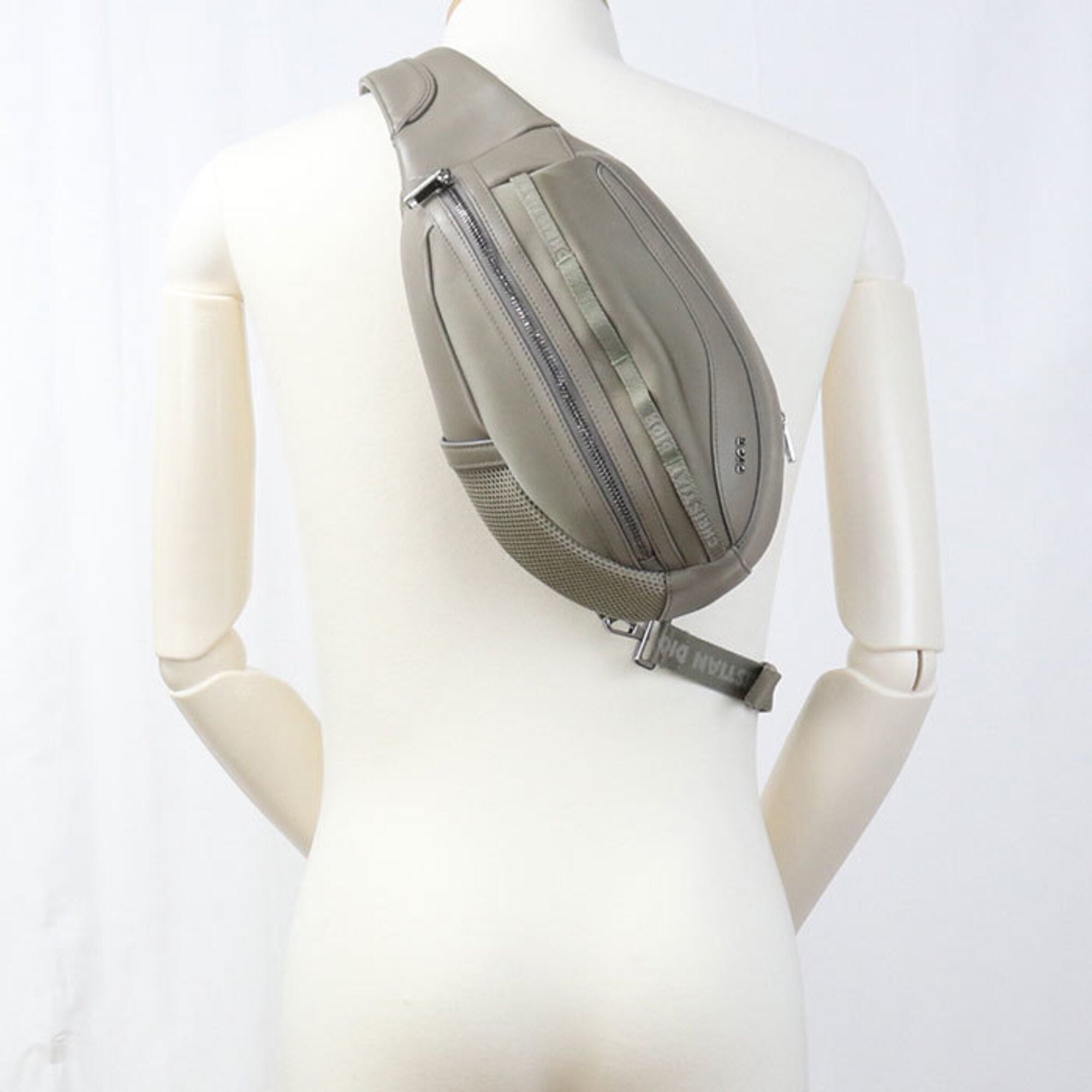 Christian Dior Gray Leather Sling Bag (Pre-Owned)