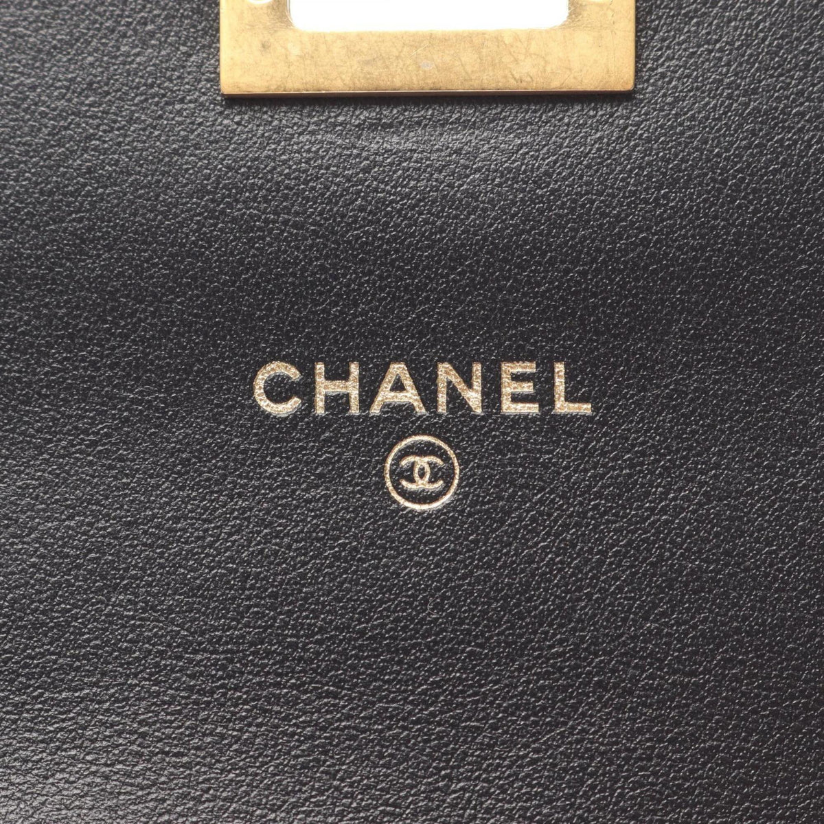 Chanel Black Leather Shoulder Bag (Pre-Owned)