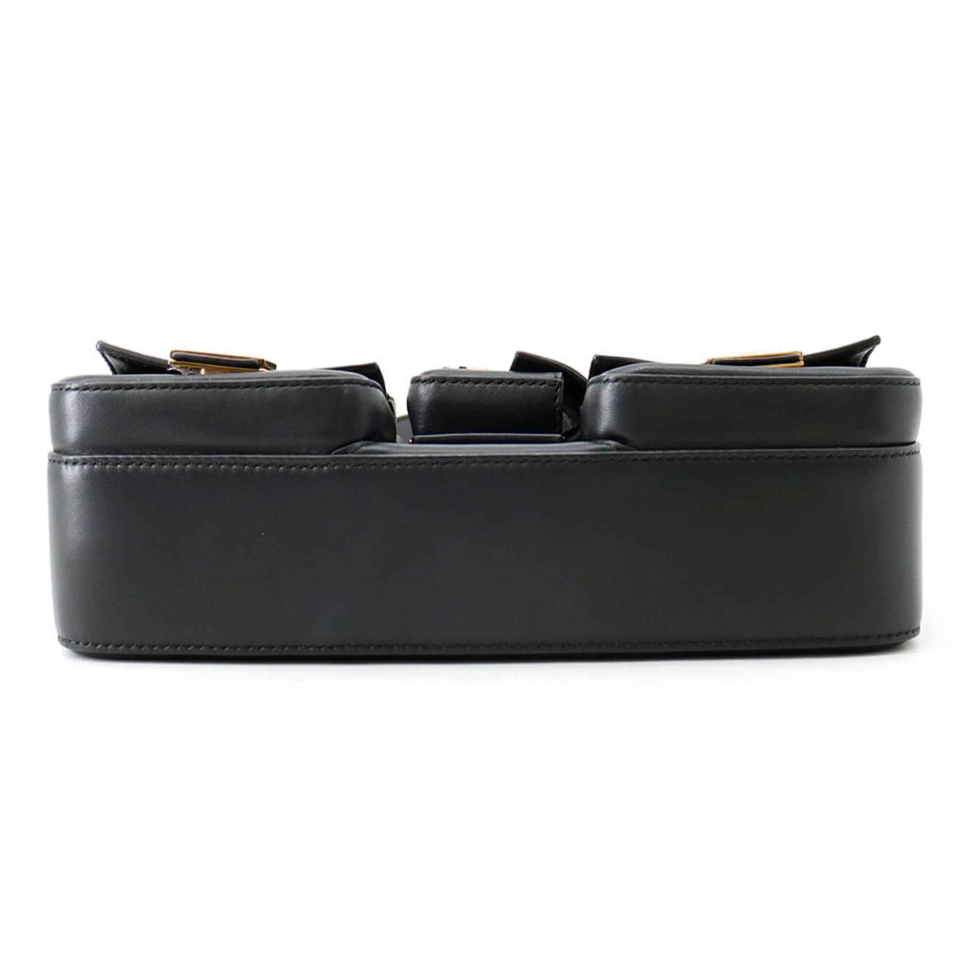 Fendi Baguette Black Leather Handbag Shoulder Bag (Pre-Owned)