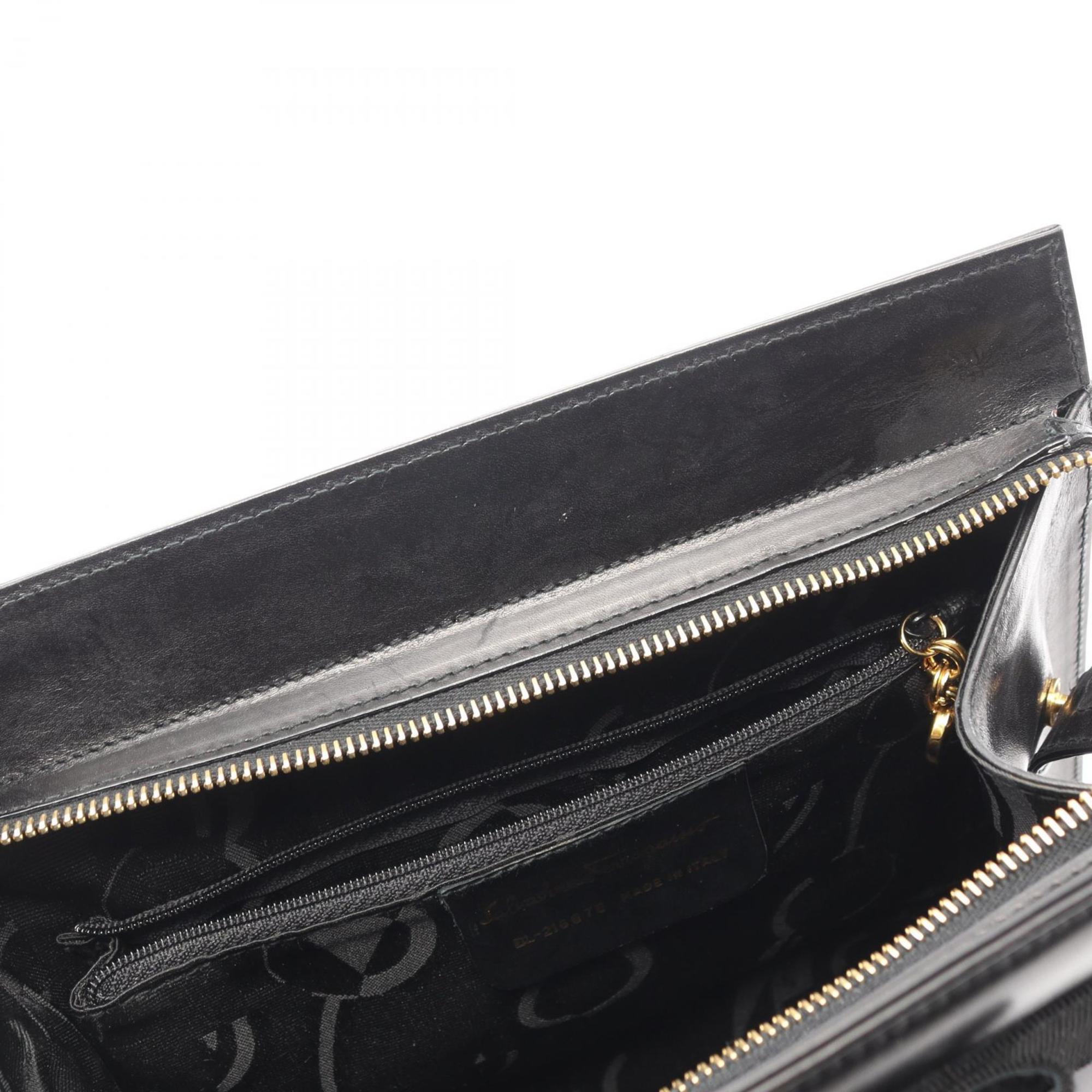 Salvatore Ferragamo Black Leather Handbag Shoulder Bag (Pre-Owned)