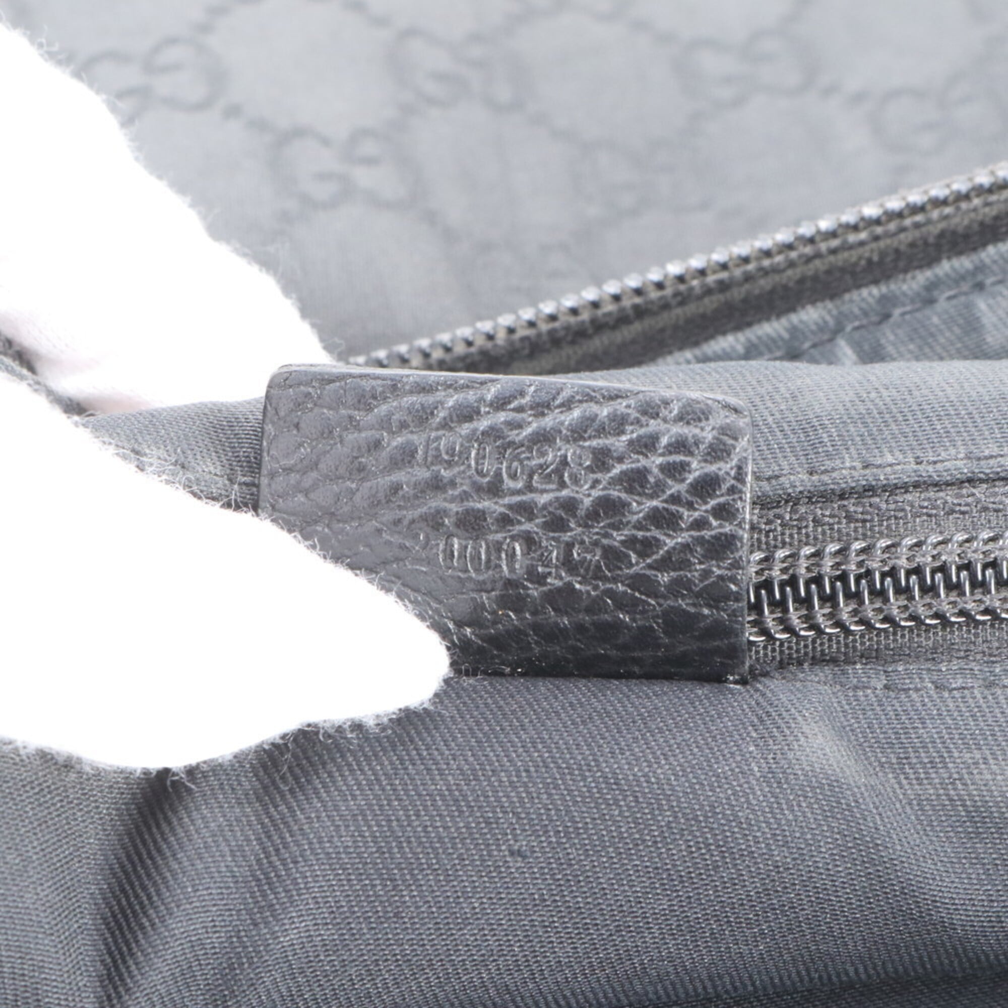Gucci Black Nylon Leather Messenger Bag Shoulder Bag (Pre-Owned)