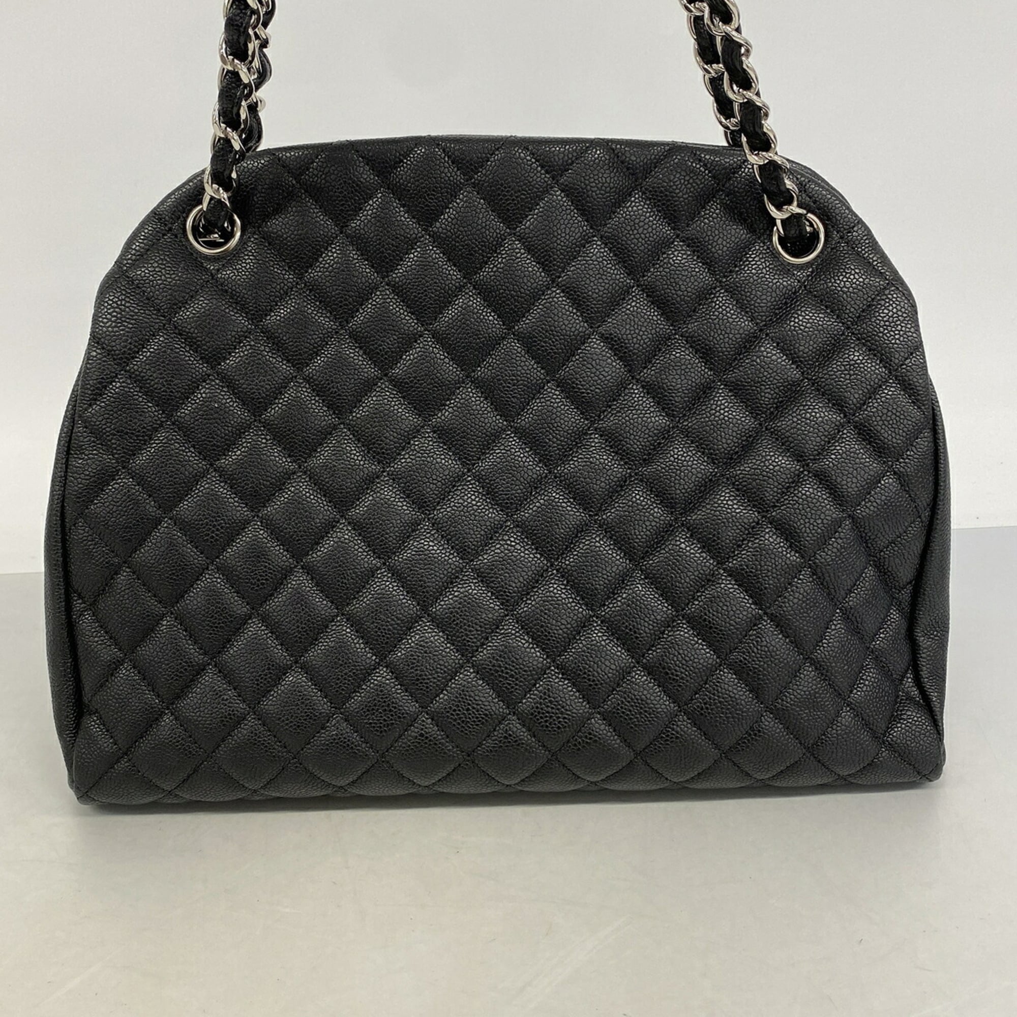Chanel Black Grained Calfskin Shoulder Bag (Pre-Owned)