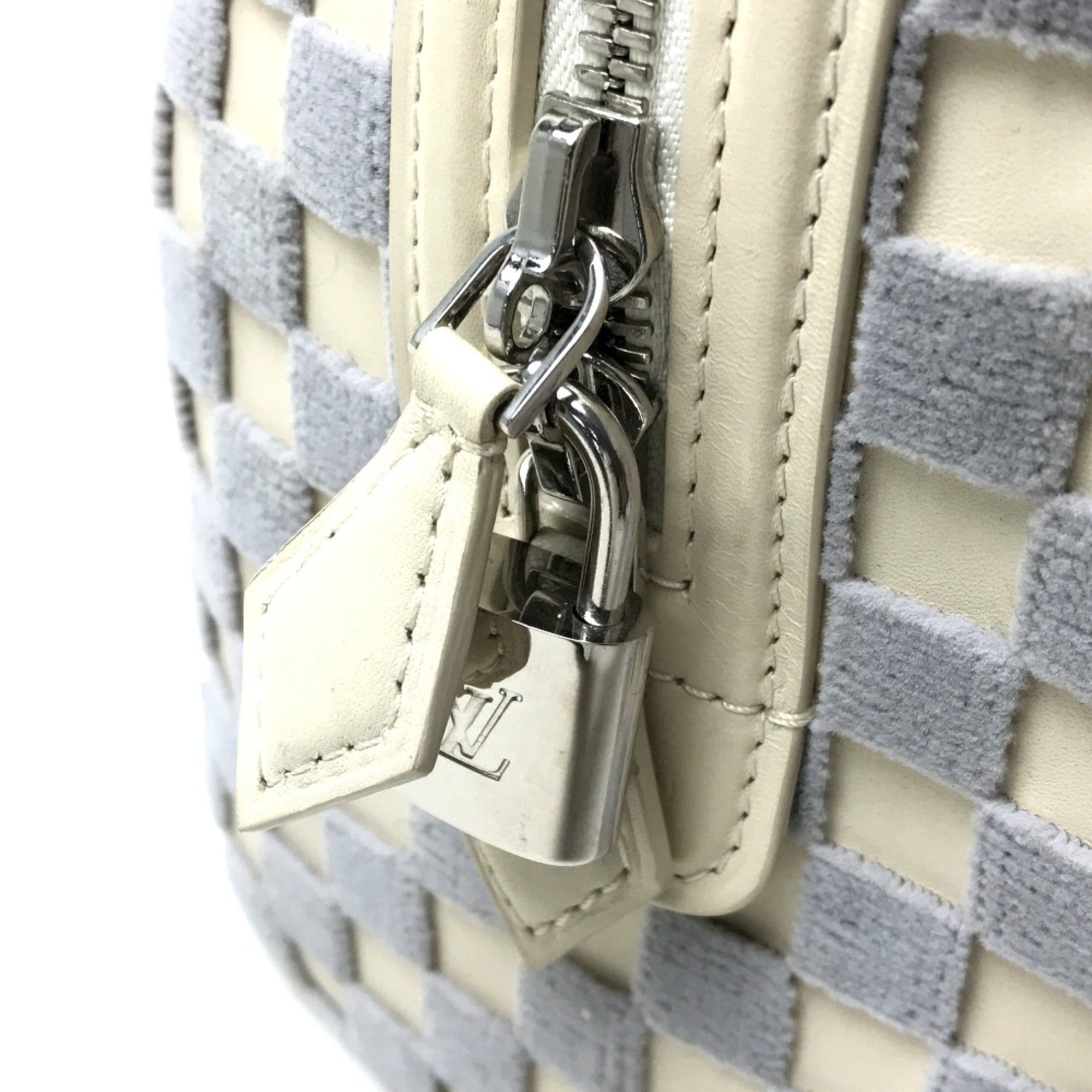 Louis Vuitton White Other Handbag (Pre-Owned)