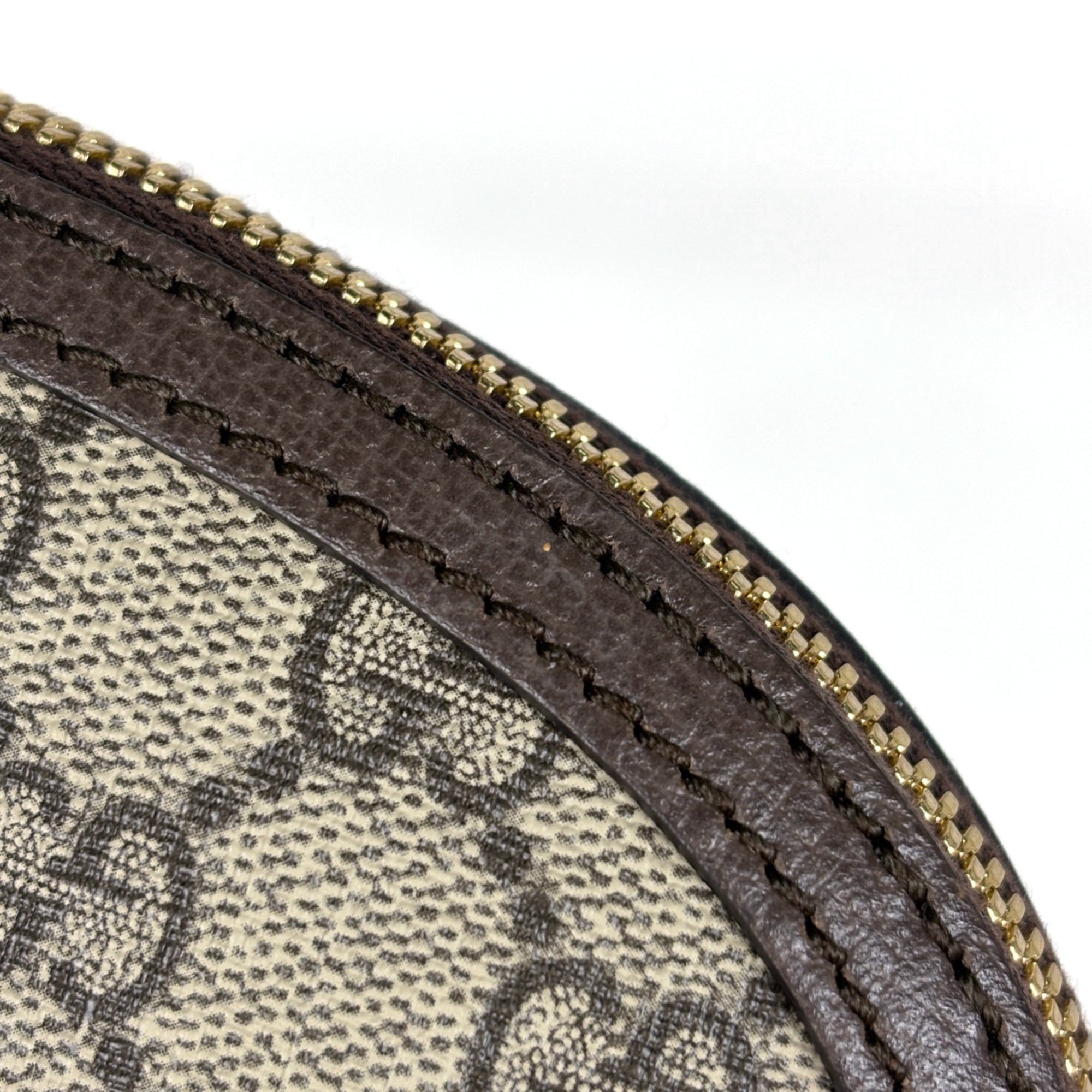 Gucci Brown Gg Supreme Shoulder Bag (Pre-Owned)