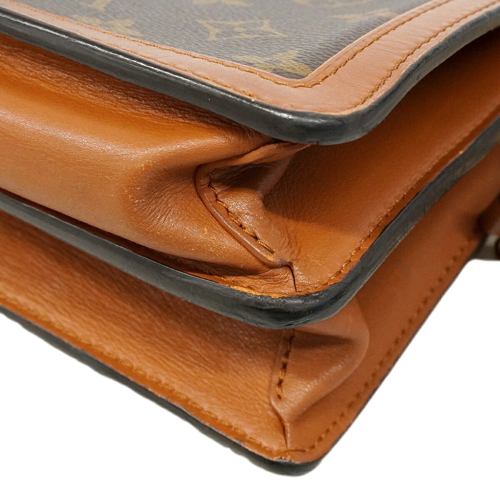 Louis Vuitton Brown Shoulder Bag (Pre-Owned)