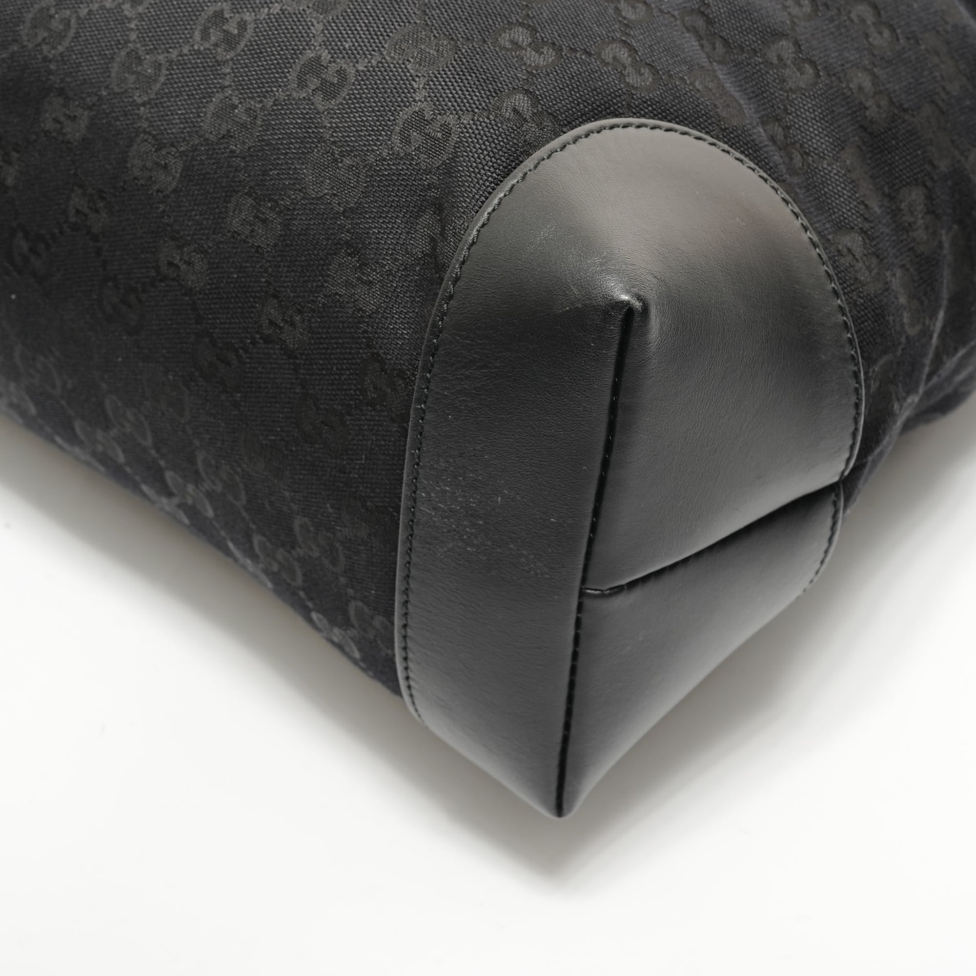 Gucci Gg Canvas Black Gg Canvas Tote Bag (Pre-Owned)