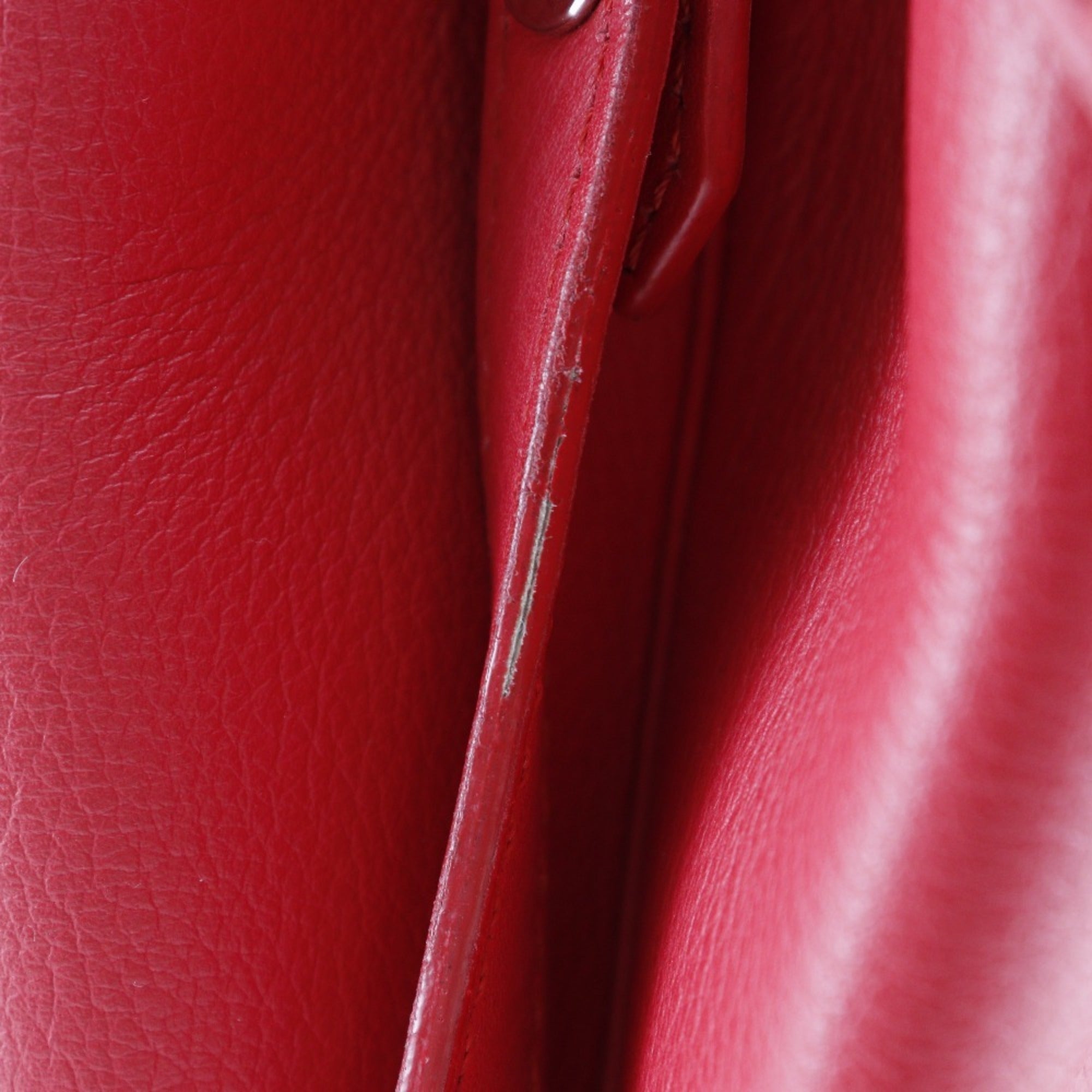 Fendi Red Color Leather Handbag (Pre-Owned)