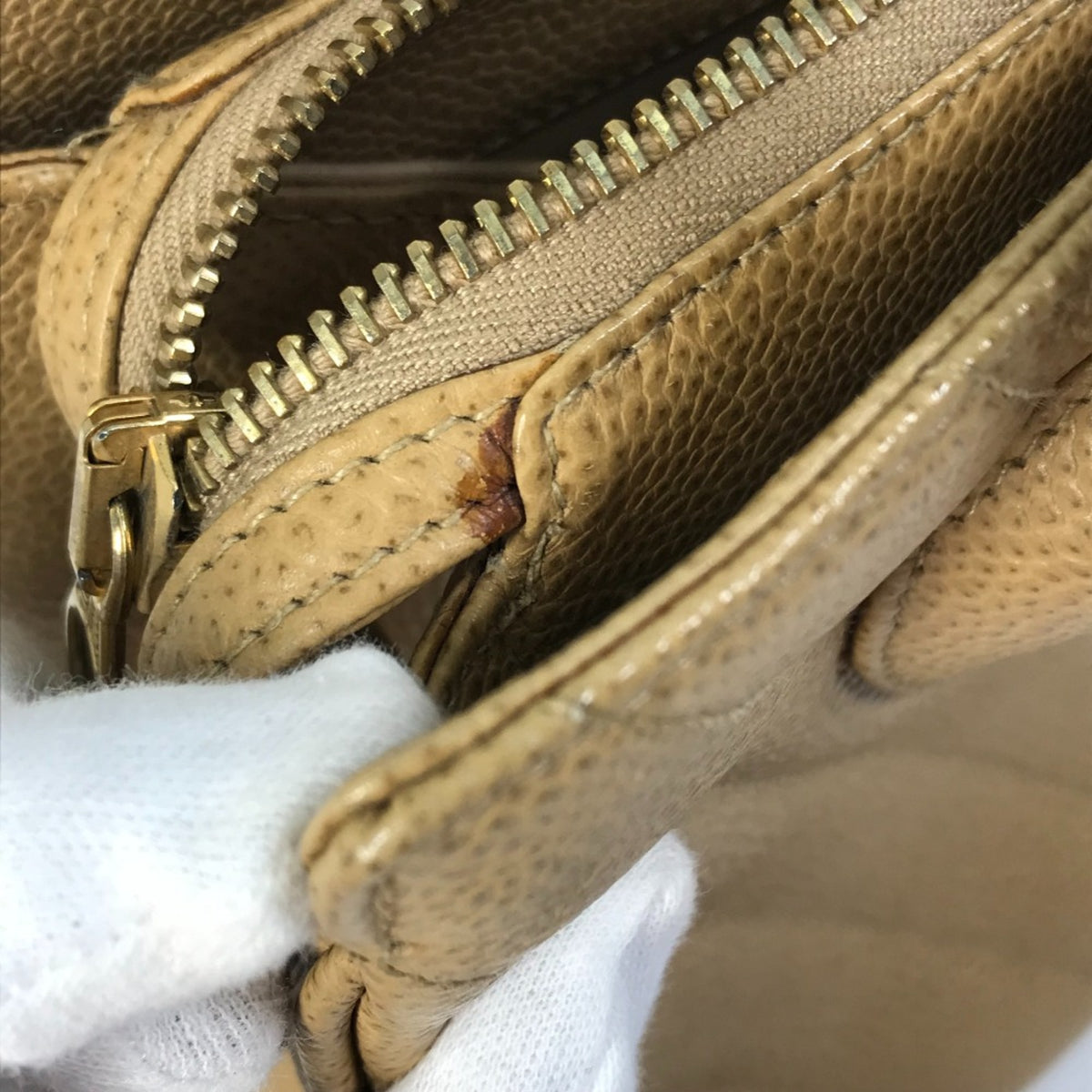 Chanel Beige Leather Handbag (Pre-Owned)