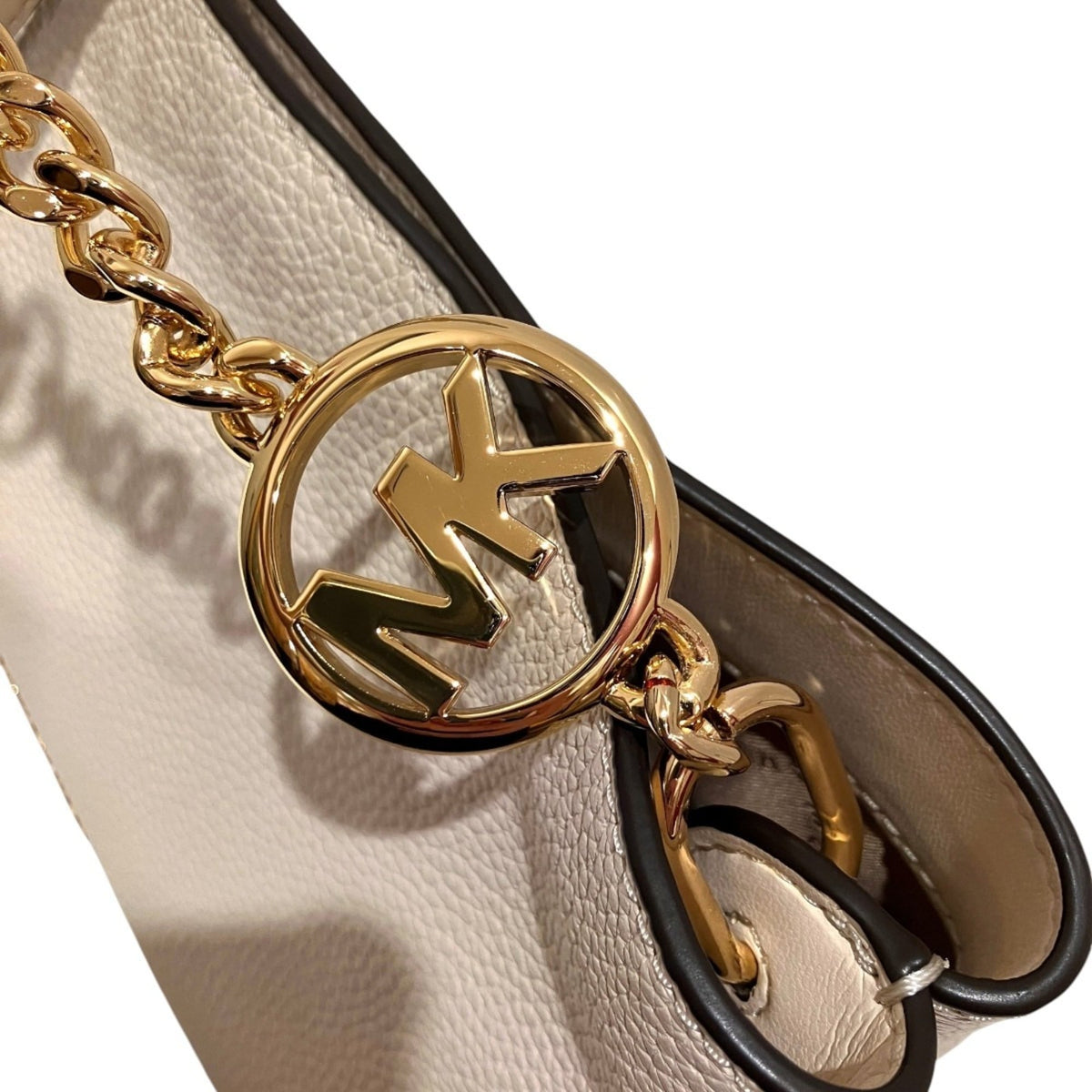 Michael Kors Cream Leather Shoulder Bag (Pre-Owned)