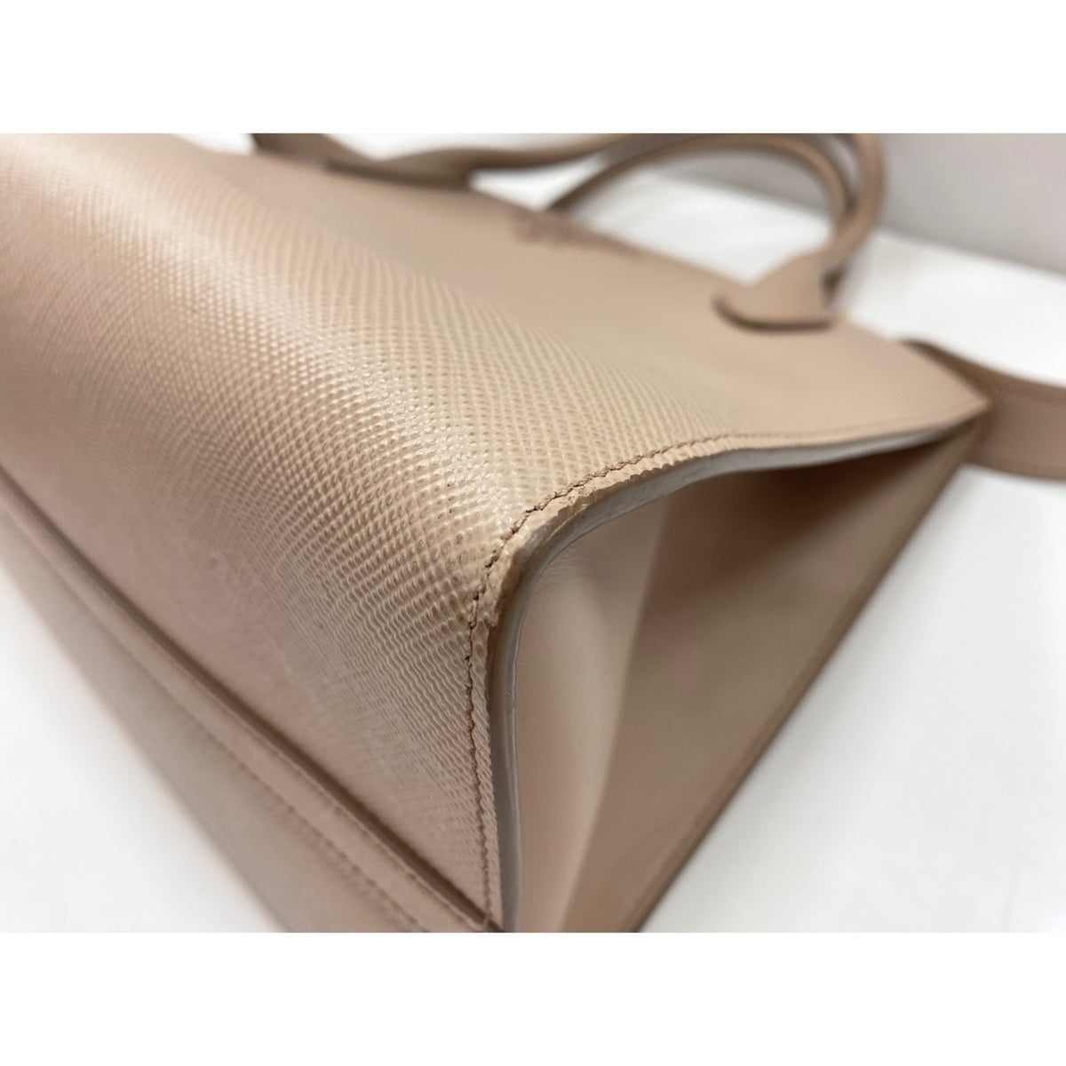 Prada Beige Handbag (Pre-Owned)