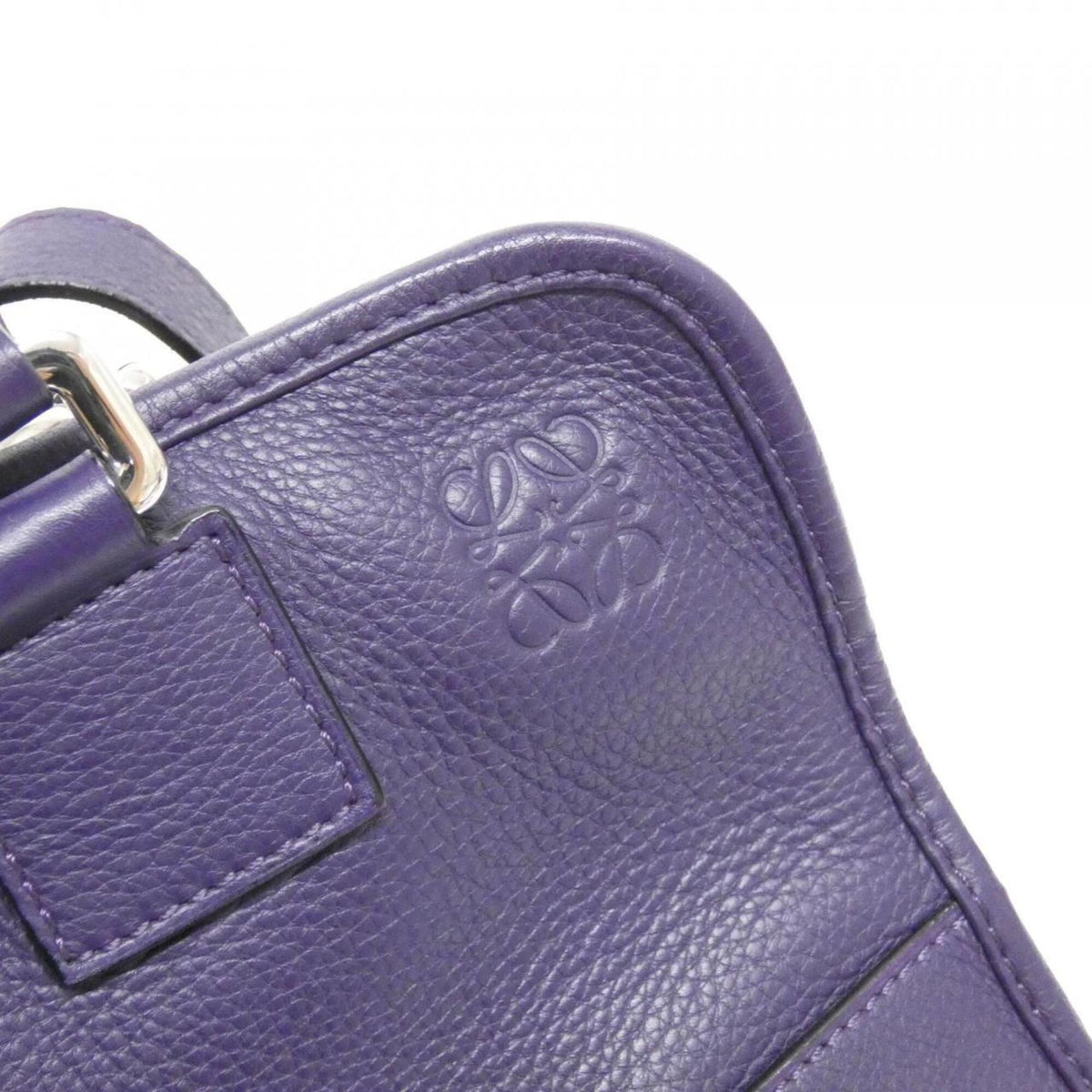 Loewe Purple Leather Handbag (Pre-Owned)
