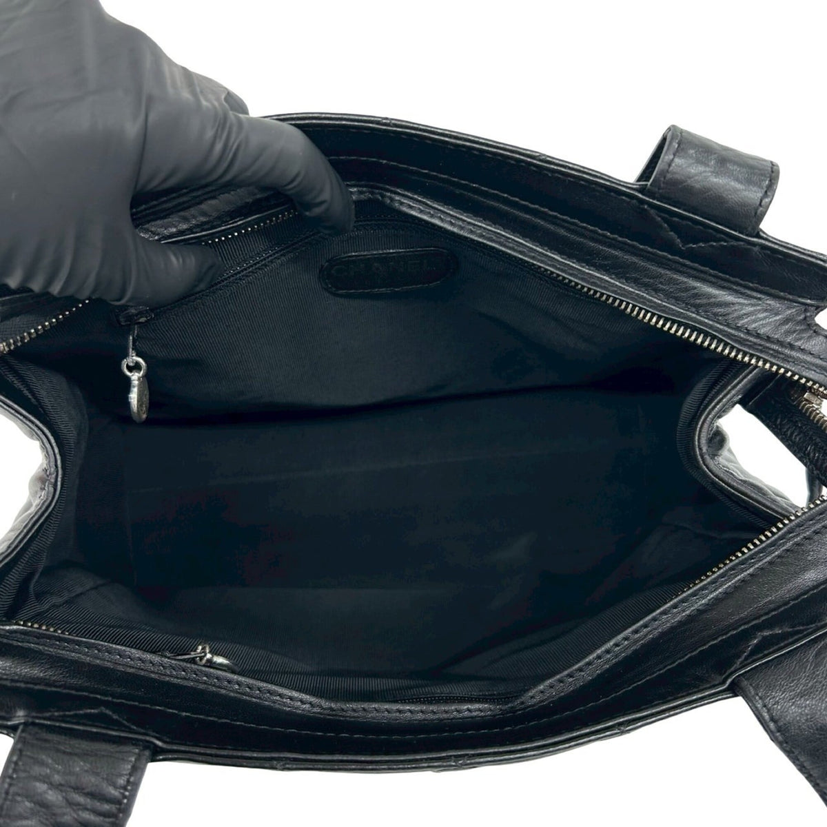 Chanel Black Leather Shoulder Bag Tote Bag (Pre-Owned)