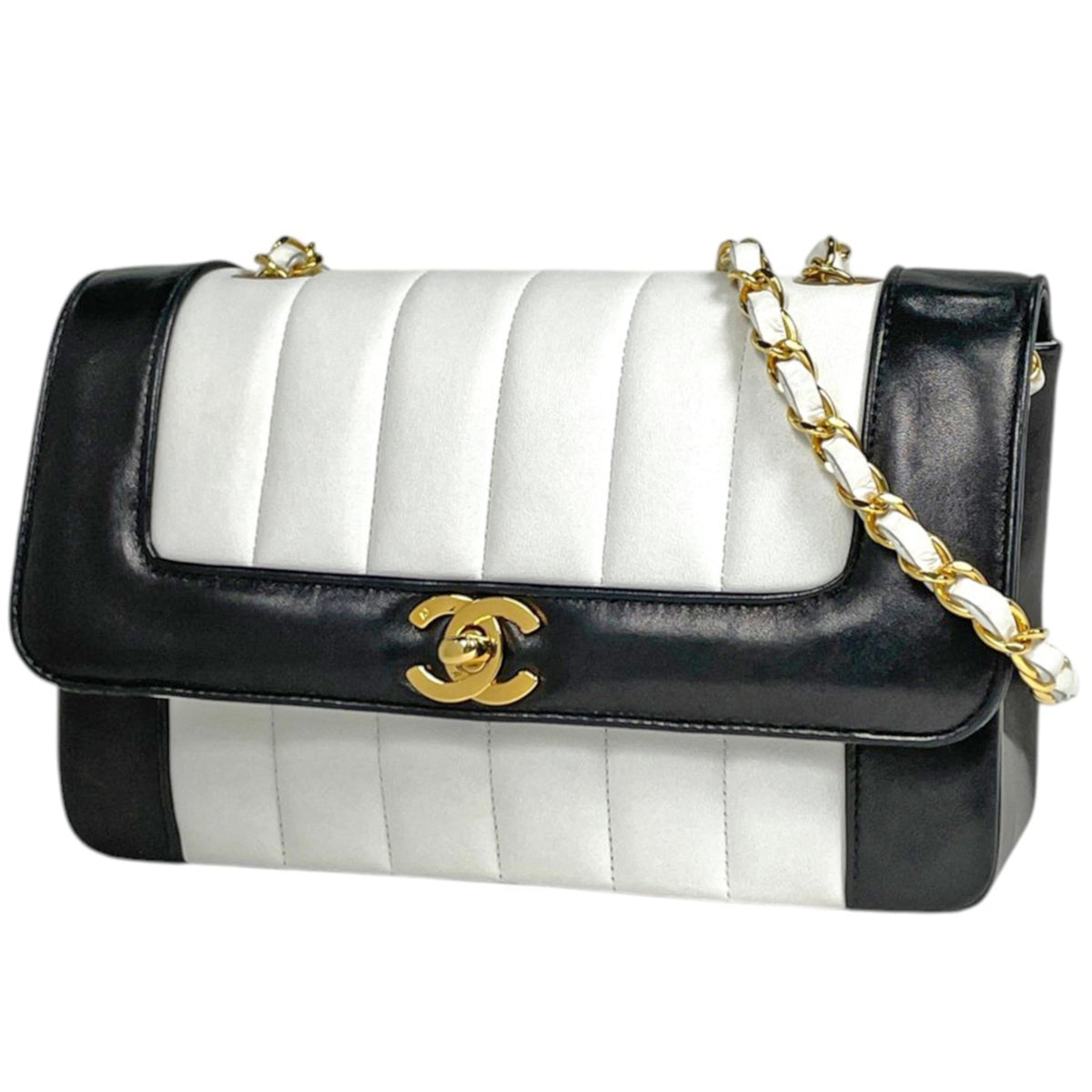 Chanel Black White Leather Shoulder Bag (Pre-Owned)