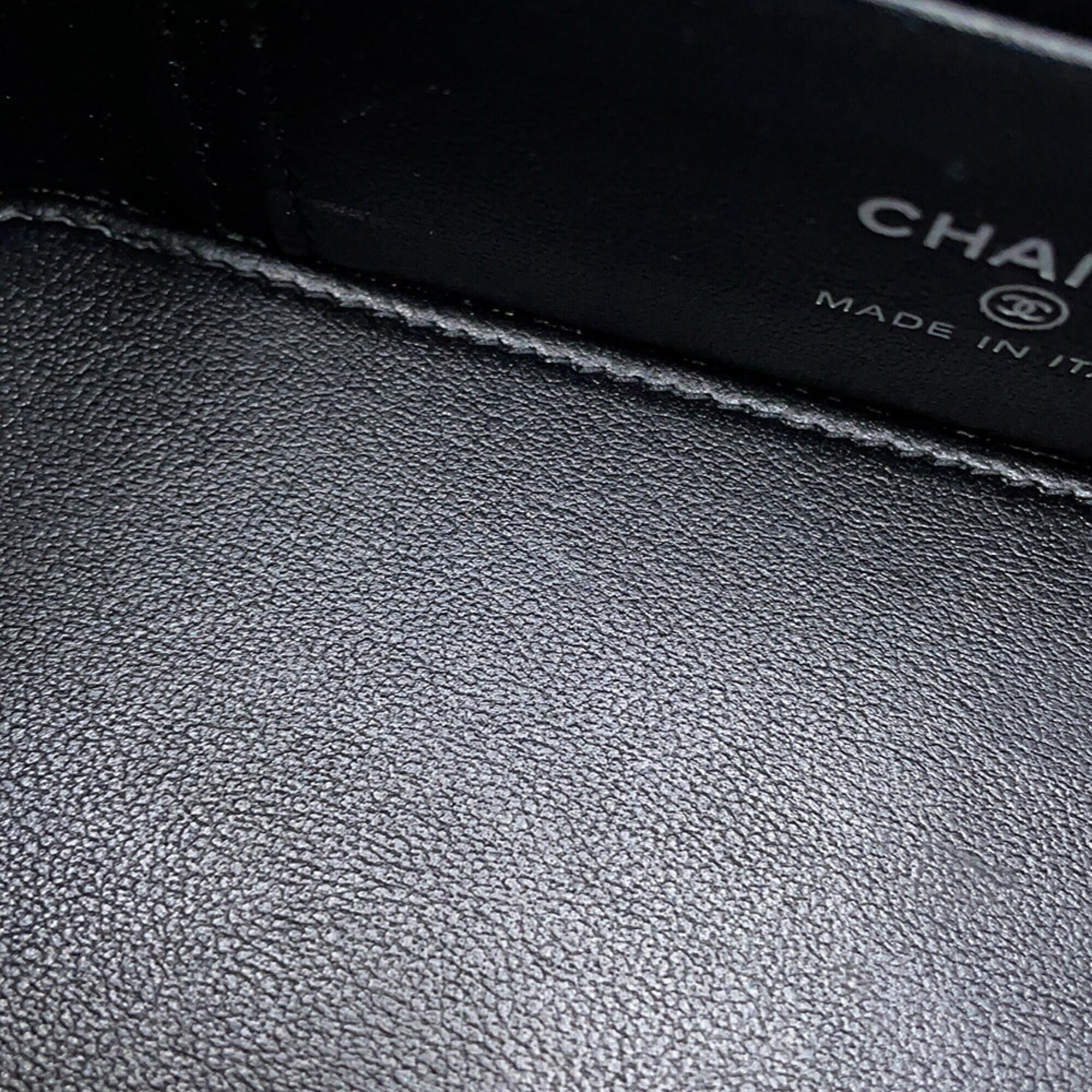 Chanel Black Quilting Handbag Shoulder Bag (Pre-Owned)