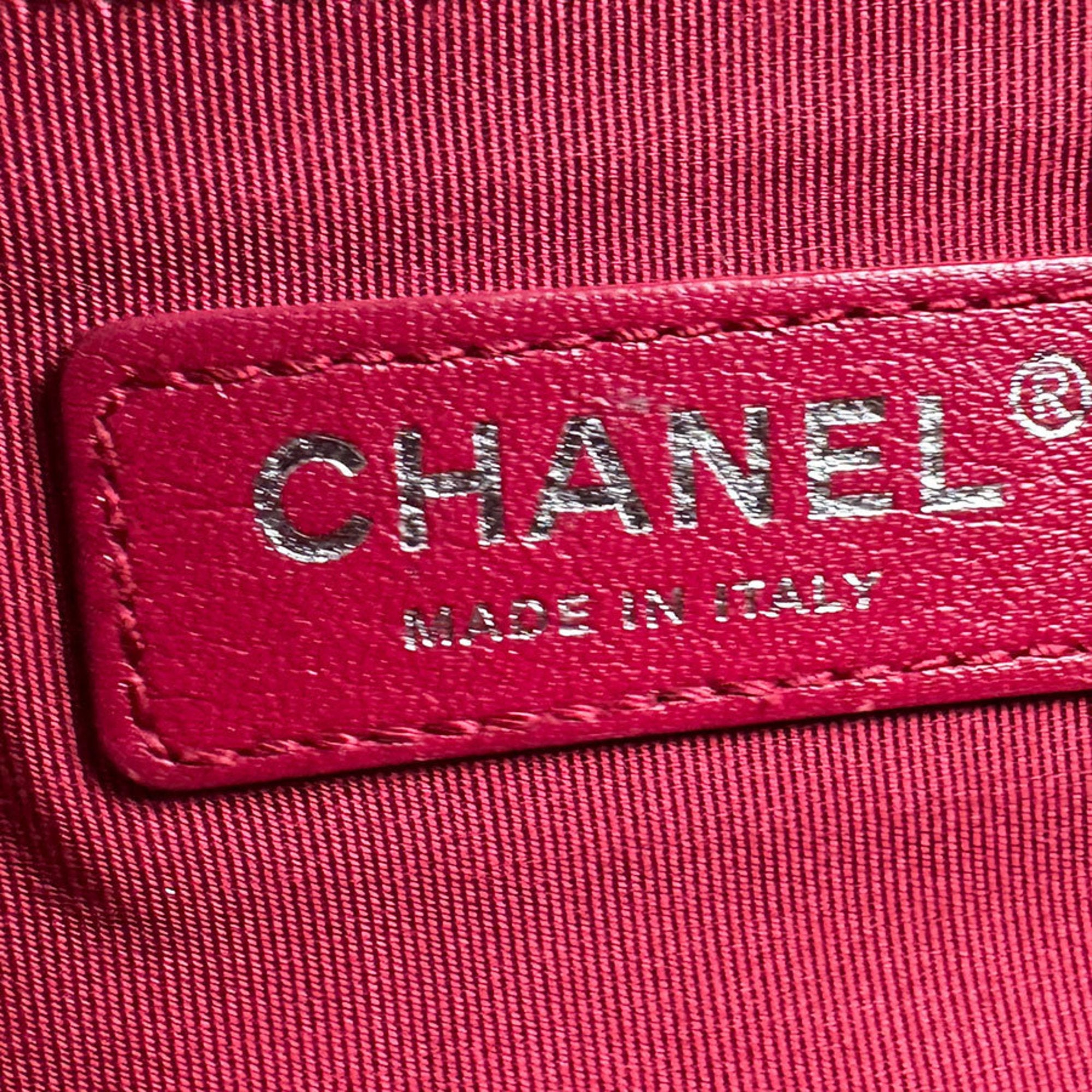 Chanel Silver Leather Shoulder Bag (Pre-Owned)