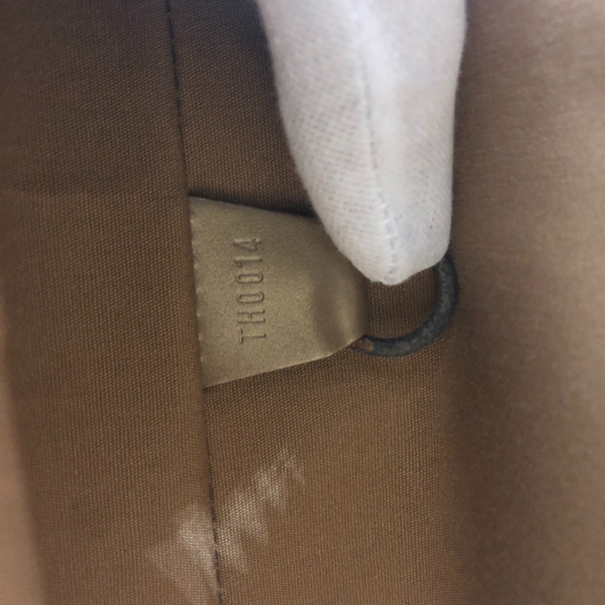 Louis Vuitton Beige Monogram Mat Shoulder Bag (Pre-Owned)