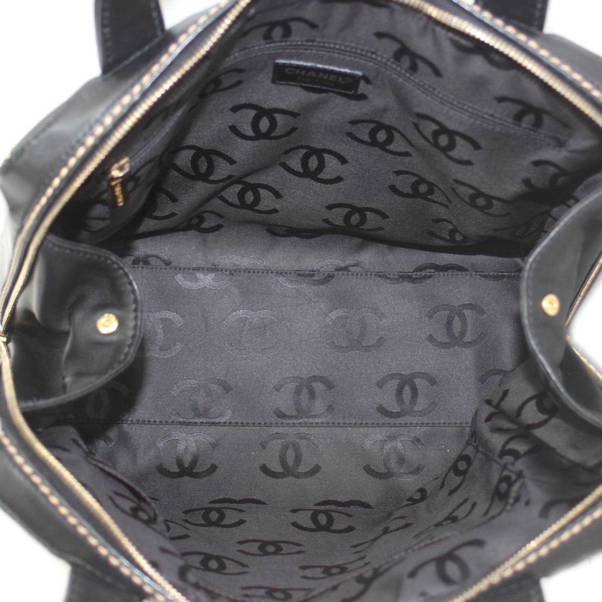 Chanel Wild Stitch Black Leather Handbag (Pre-Owned)