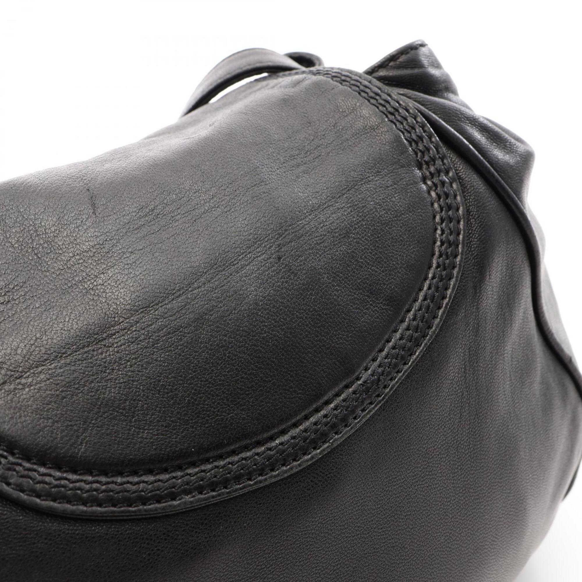 Loewe Black Leather Shoulder Bag (Pre-Owned)