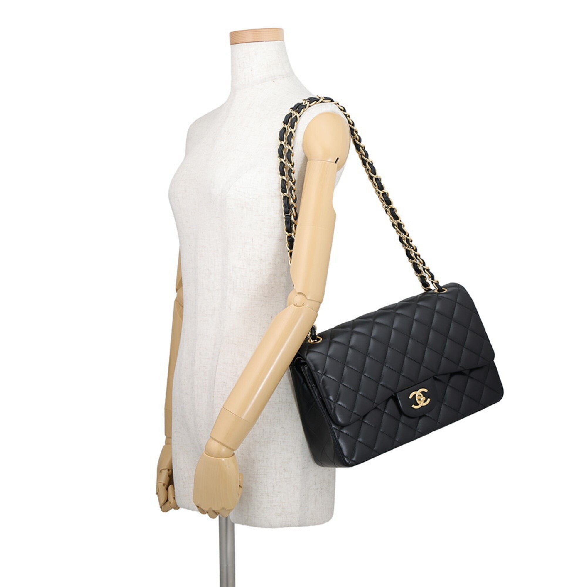 Chanel Matelasse Black Leather Handbag Shoulder Bag (Pre-Owned)