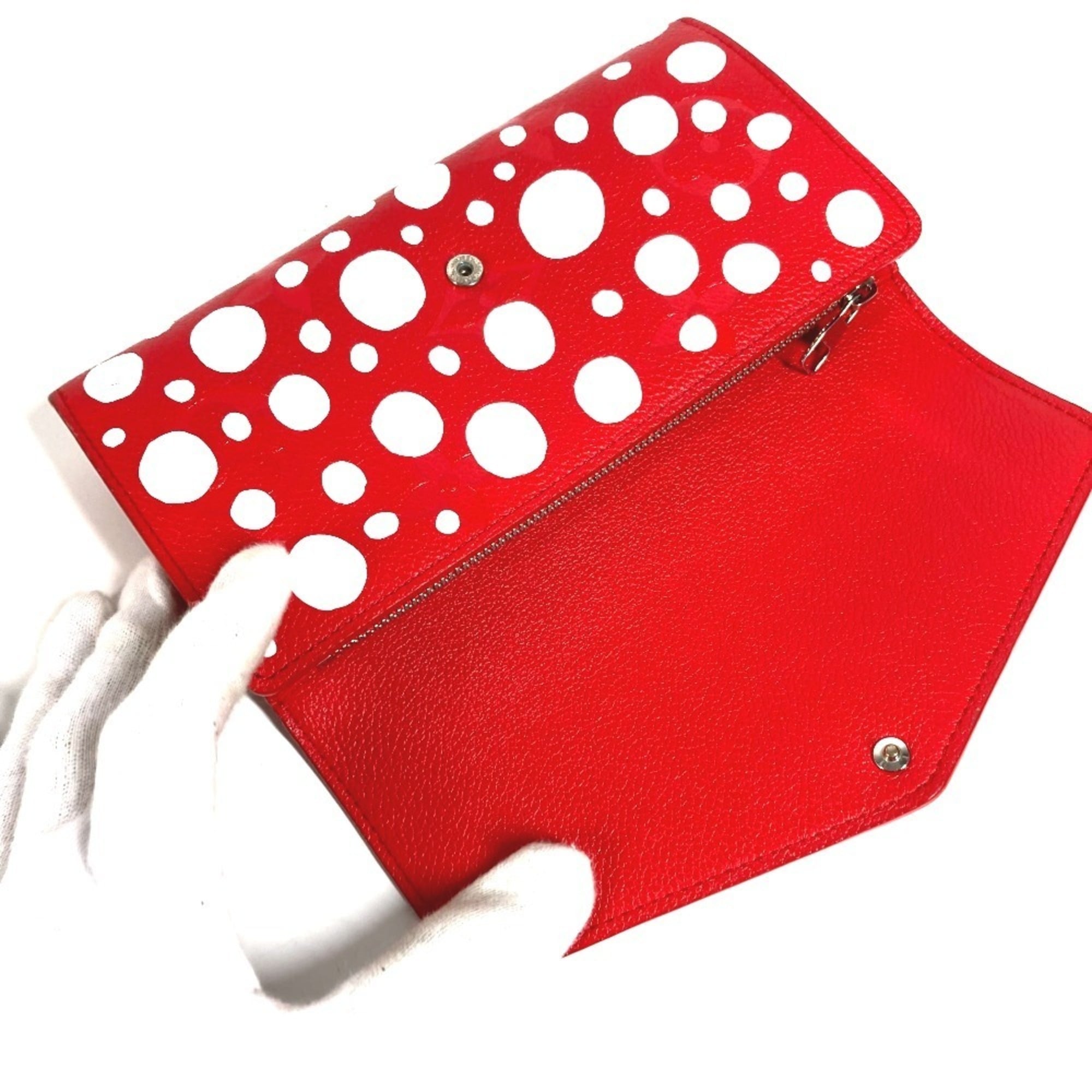 Louis Vuitton Red Color White Leather Long Wallet (Bi-Fold) (Pre-Owned)