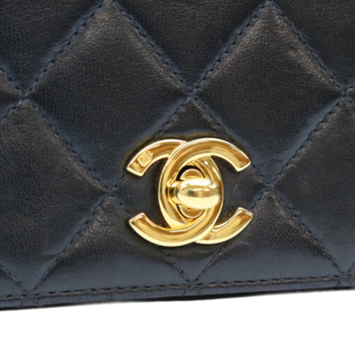 Chanel Black Leather Shoulder Bag (Pre-Owned)