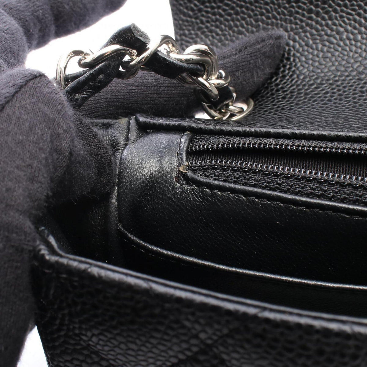 Chanel Black Grained Calfskin Handbag Shoulder Bag (Pre-Owned)