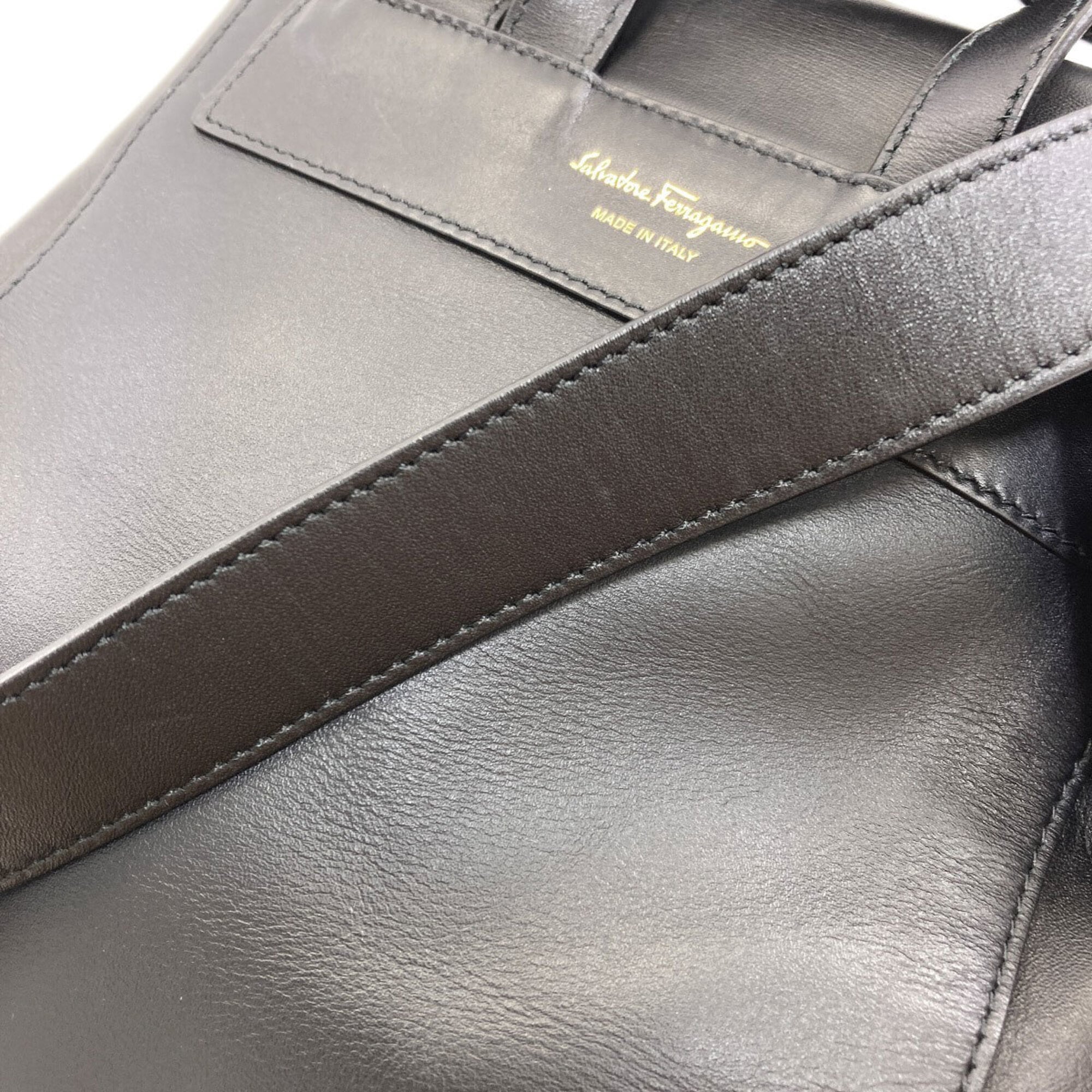 Salvatore Ferragamo Black Leather Backpack (Pre-Owned)