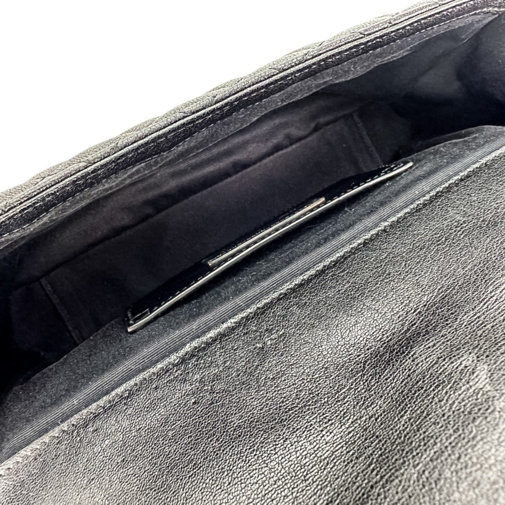 Yves Saint Laurent Black Leather Shoulder Bag (Pre-Owned)