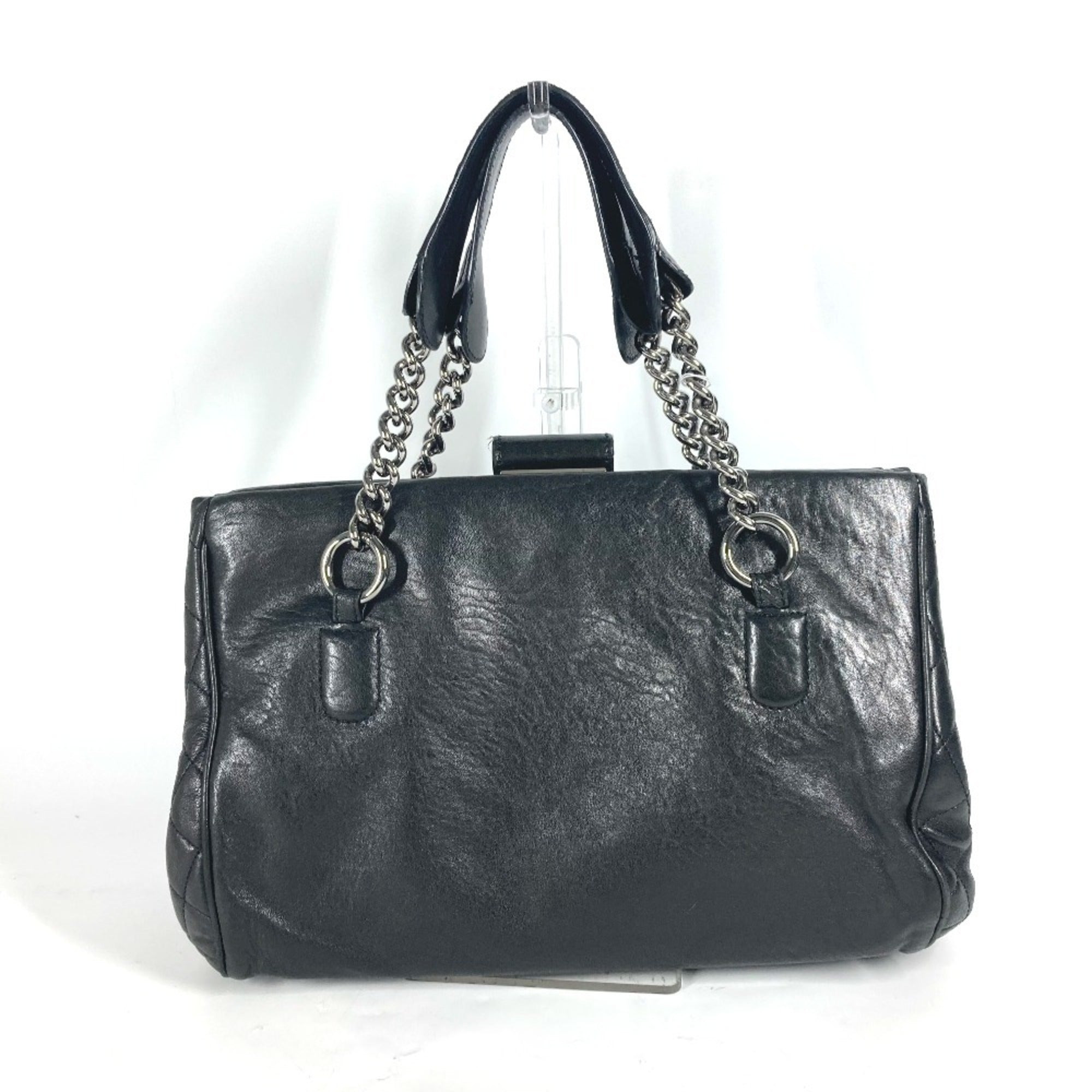 Chanel Black Leather Shoulder Bag (Pre-Owned)