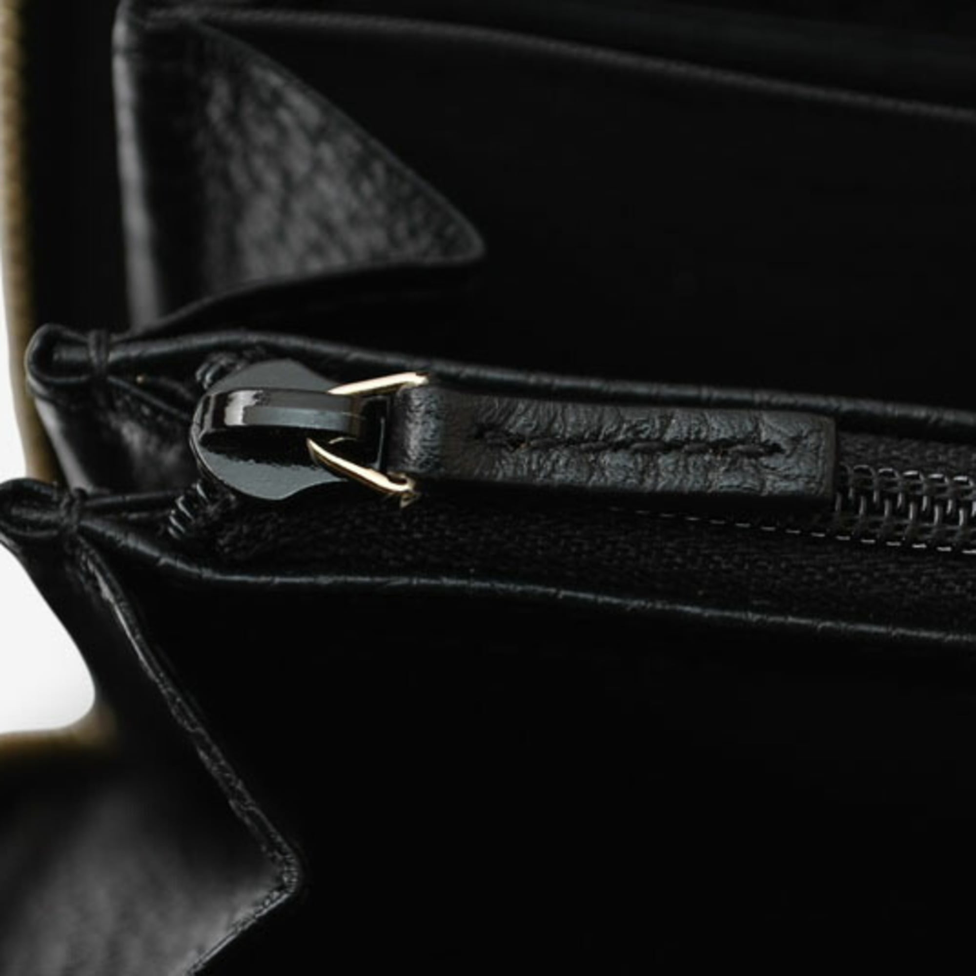 Gucci Black Leather Long Wallet (Bi-Fold) (Pre-Owned)