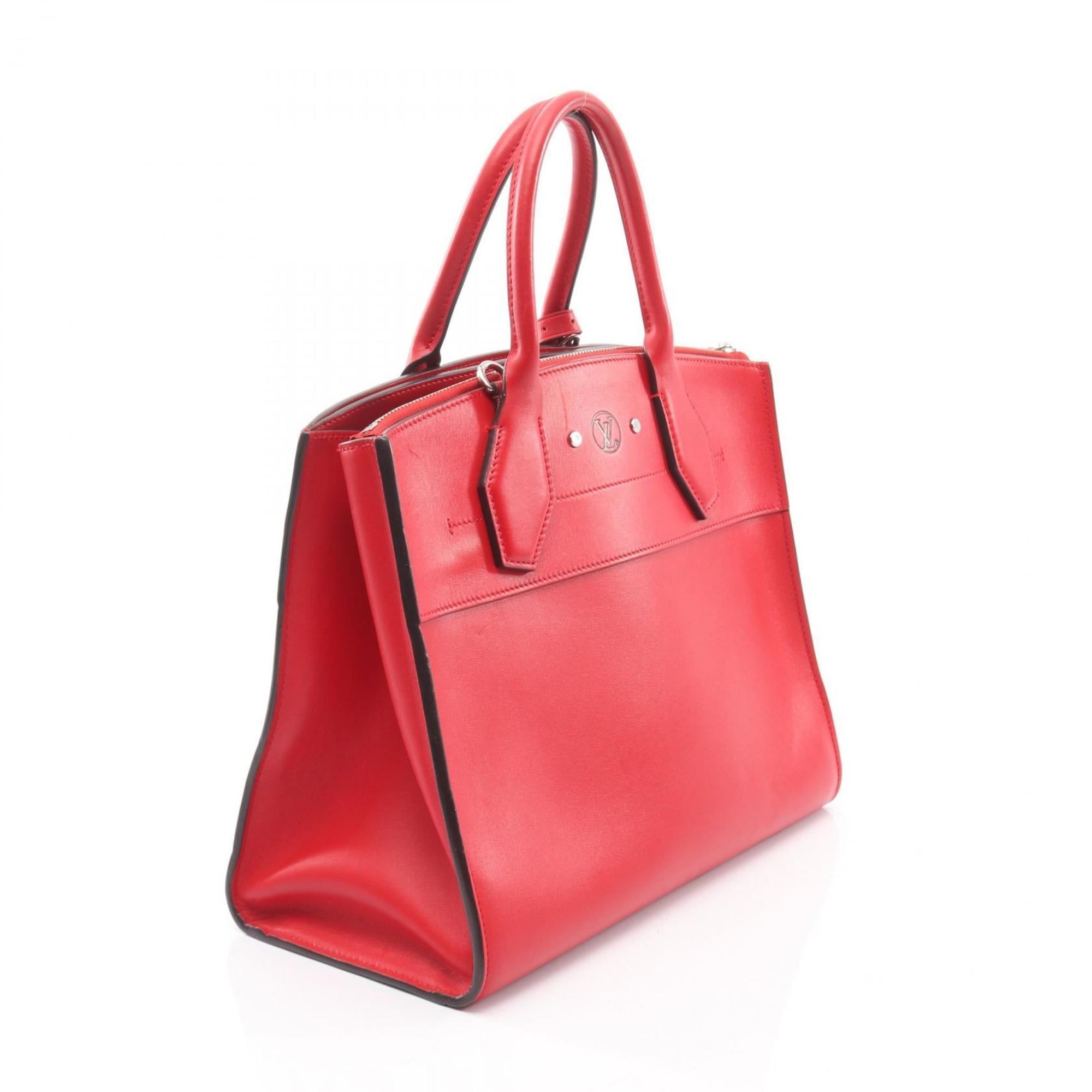 Louis Vuitton Red Color Leather Handbag (Pre-Owned)