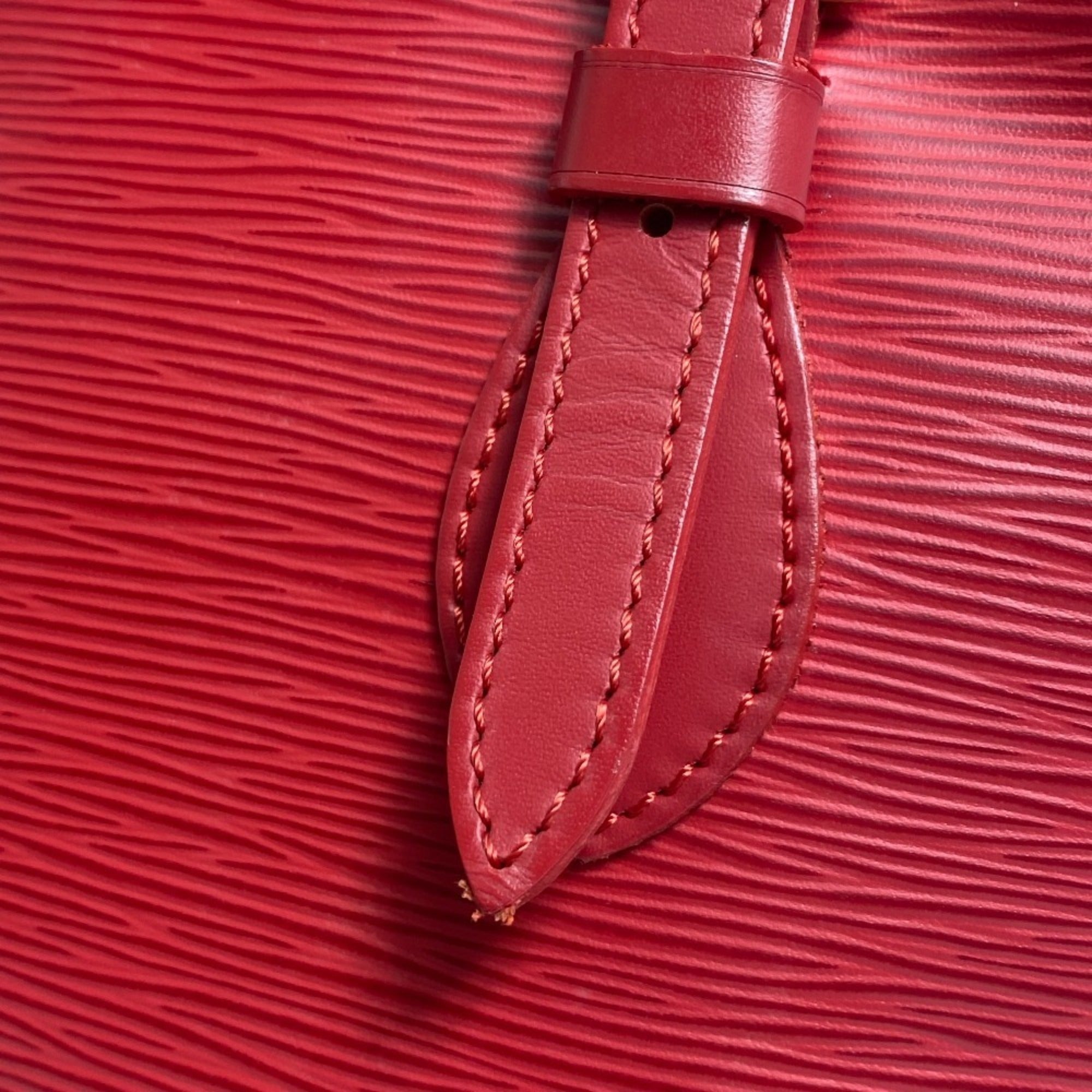 Louis Vuitton Red Color Rouge Epi Leather Pouch Shoulder Bag (Pre-Owned)