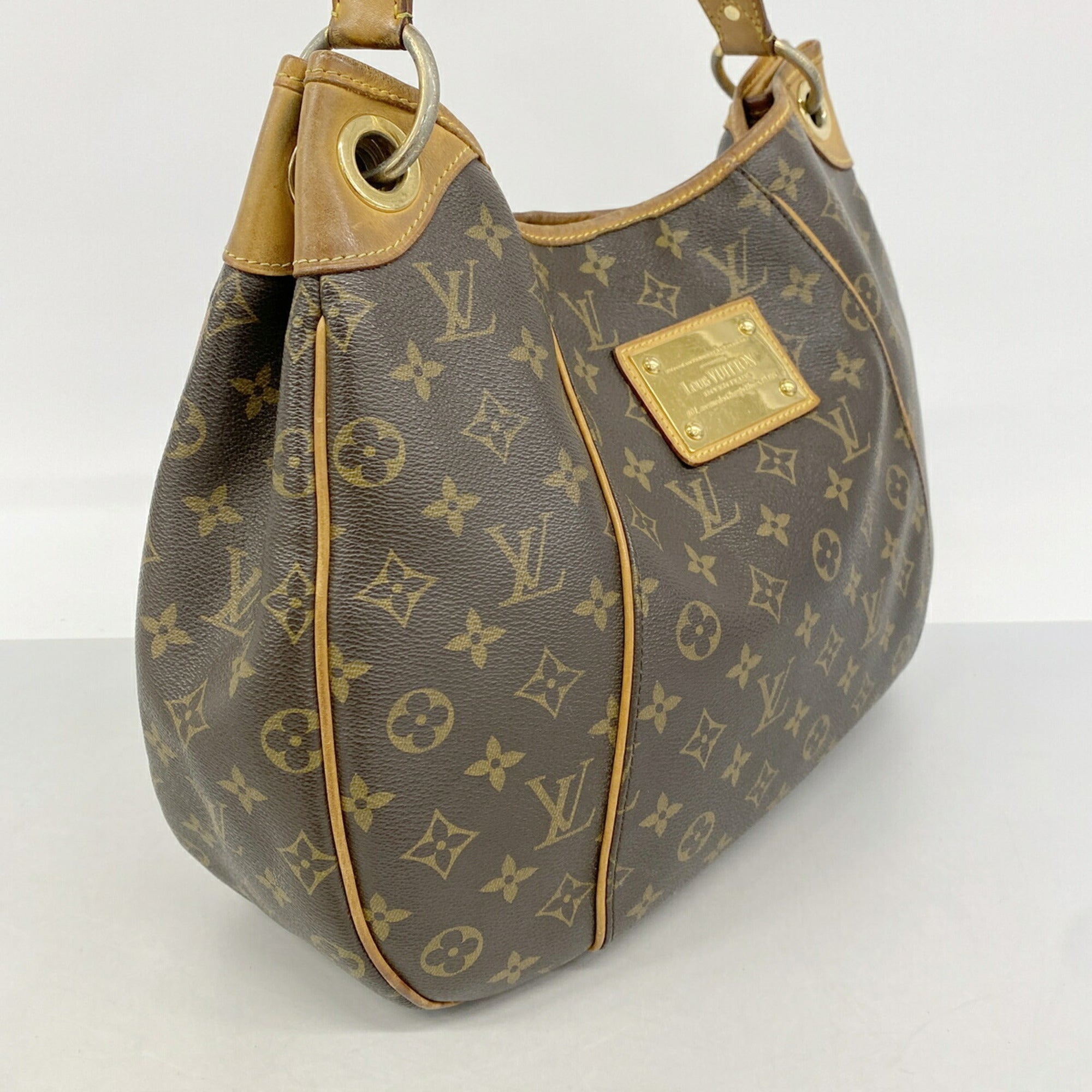 Louis Vuitton Brown Shoulder Bag (Pre-Owned)