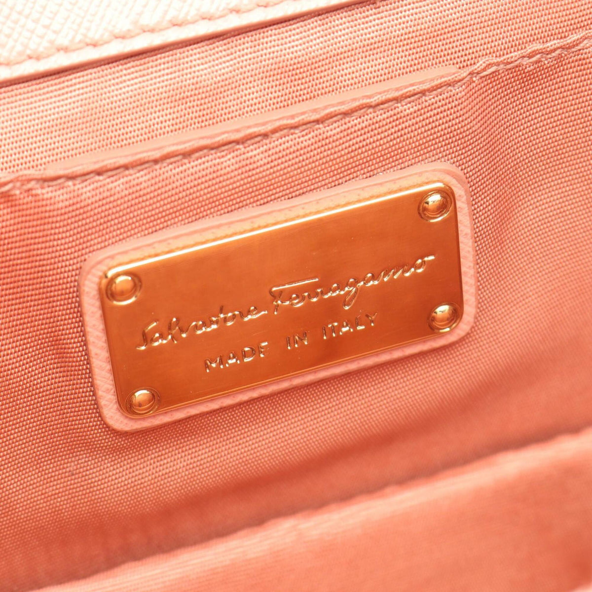 Salvatore Ferragamo Vara Pink Leather Handbag Pochette Shoulder Bag (Pre-Owned)