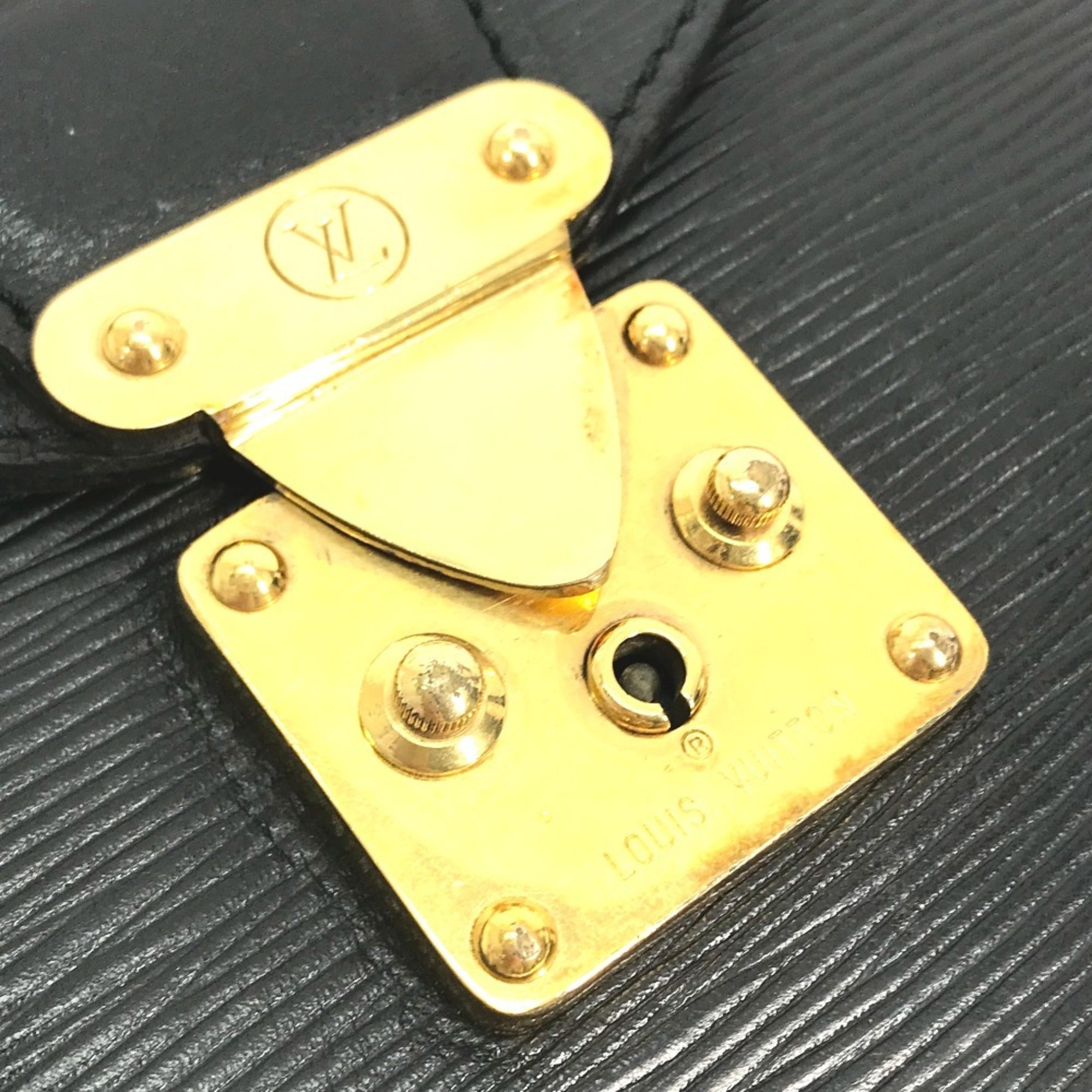 Louis Vuitton Epi Black Galle Noir Epi Leather Clutch Bag (Pre-Owned)