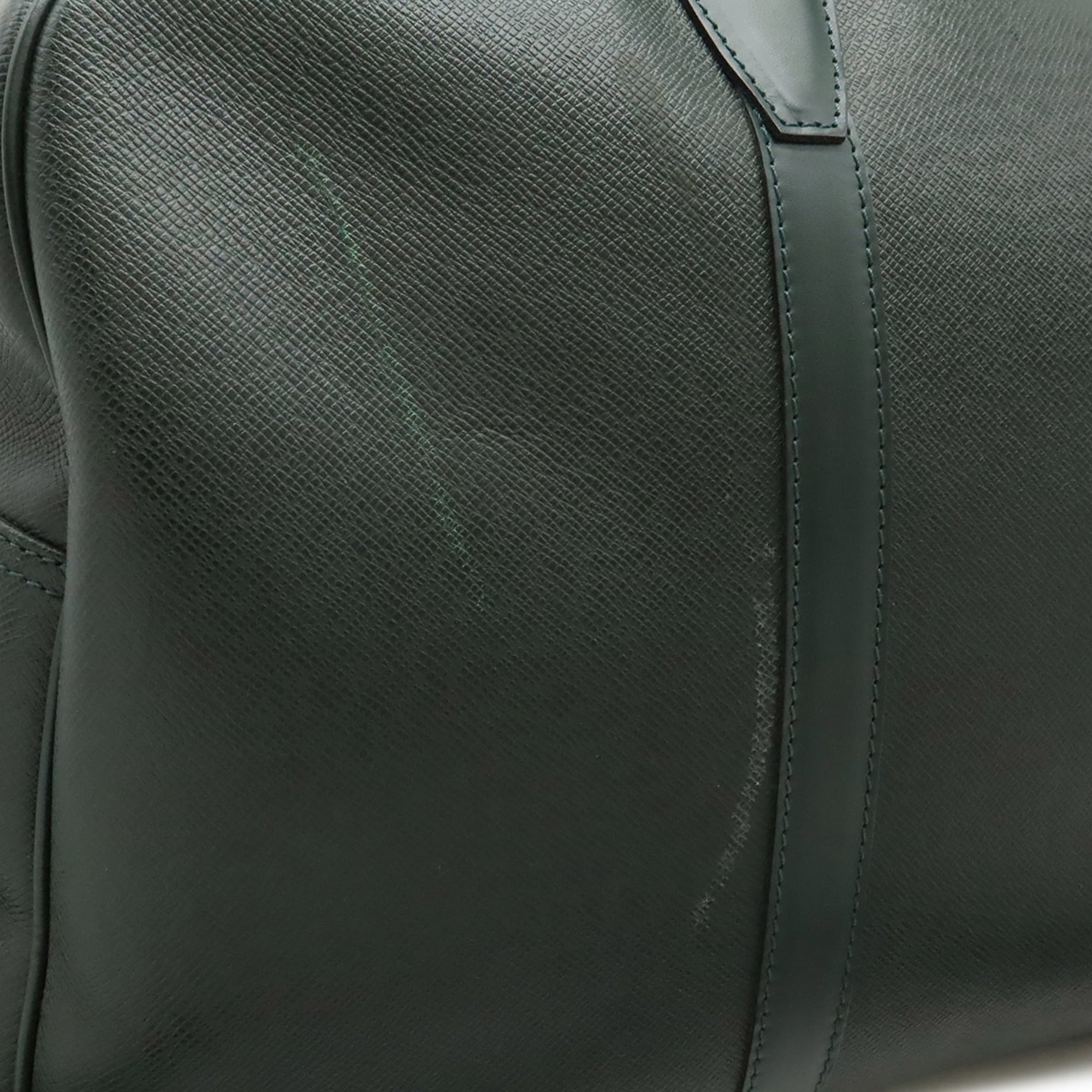 Louis Vuitton Green Taiga Leather Boston Bag Shoulder Bag (Pre-Owned)