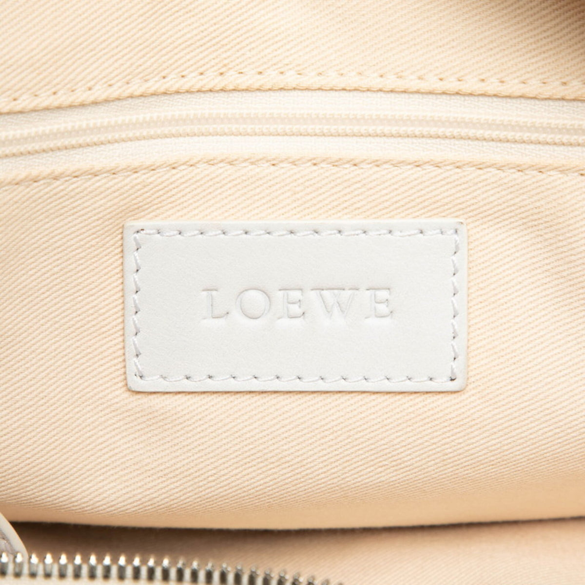 Loewe White Leather Shoulder Bag Tote Bag (Pre-Owned)