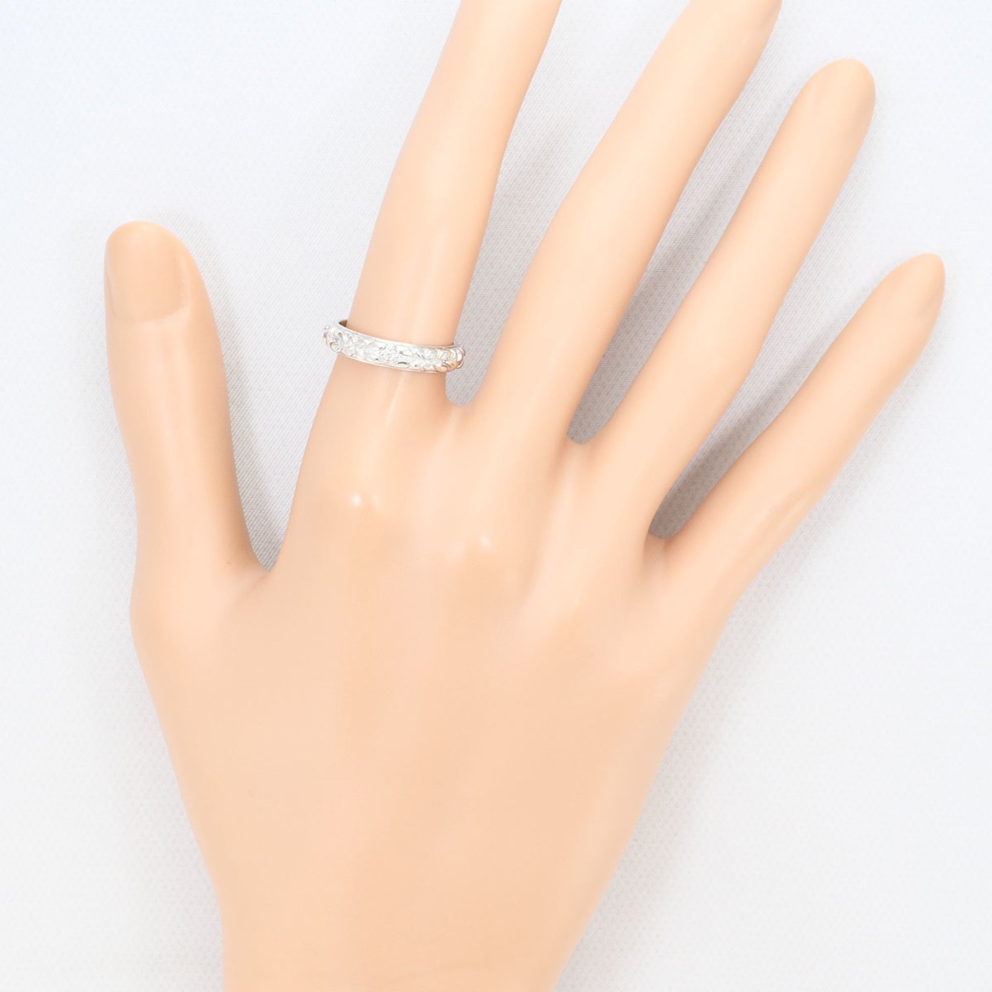 Unbranded White Gold White Gold (18K) Band Ring (Pre-Owned)