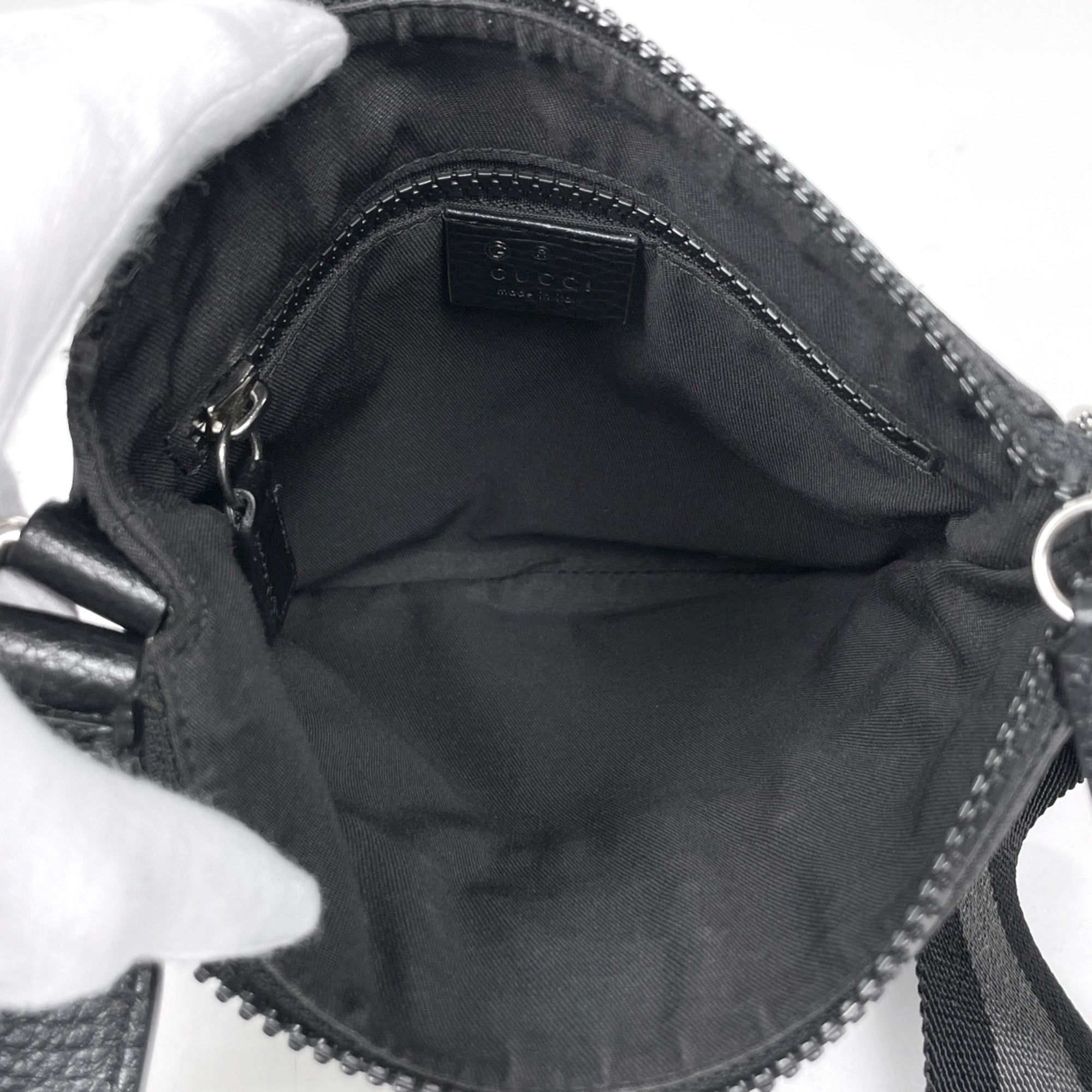 Gucci Black Nylon Leather Shoulder Bag (Pre-Owned)