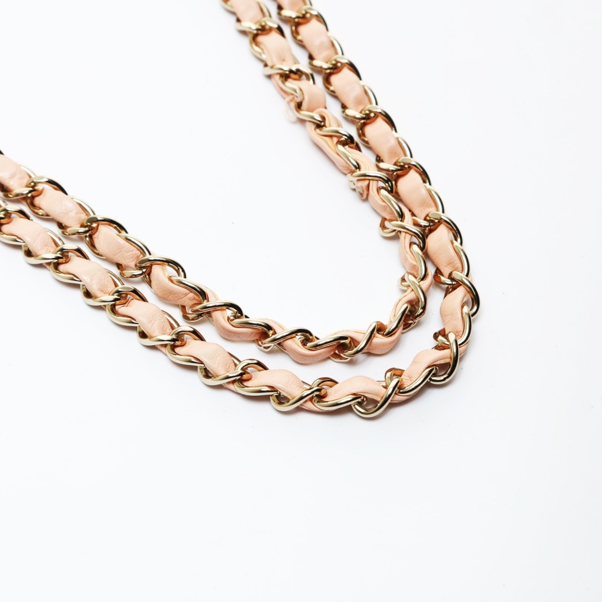 Chanel Pink Shoulder Bag (Pre-Owned)