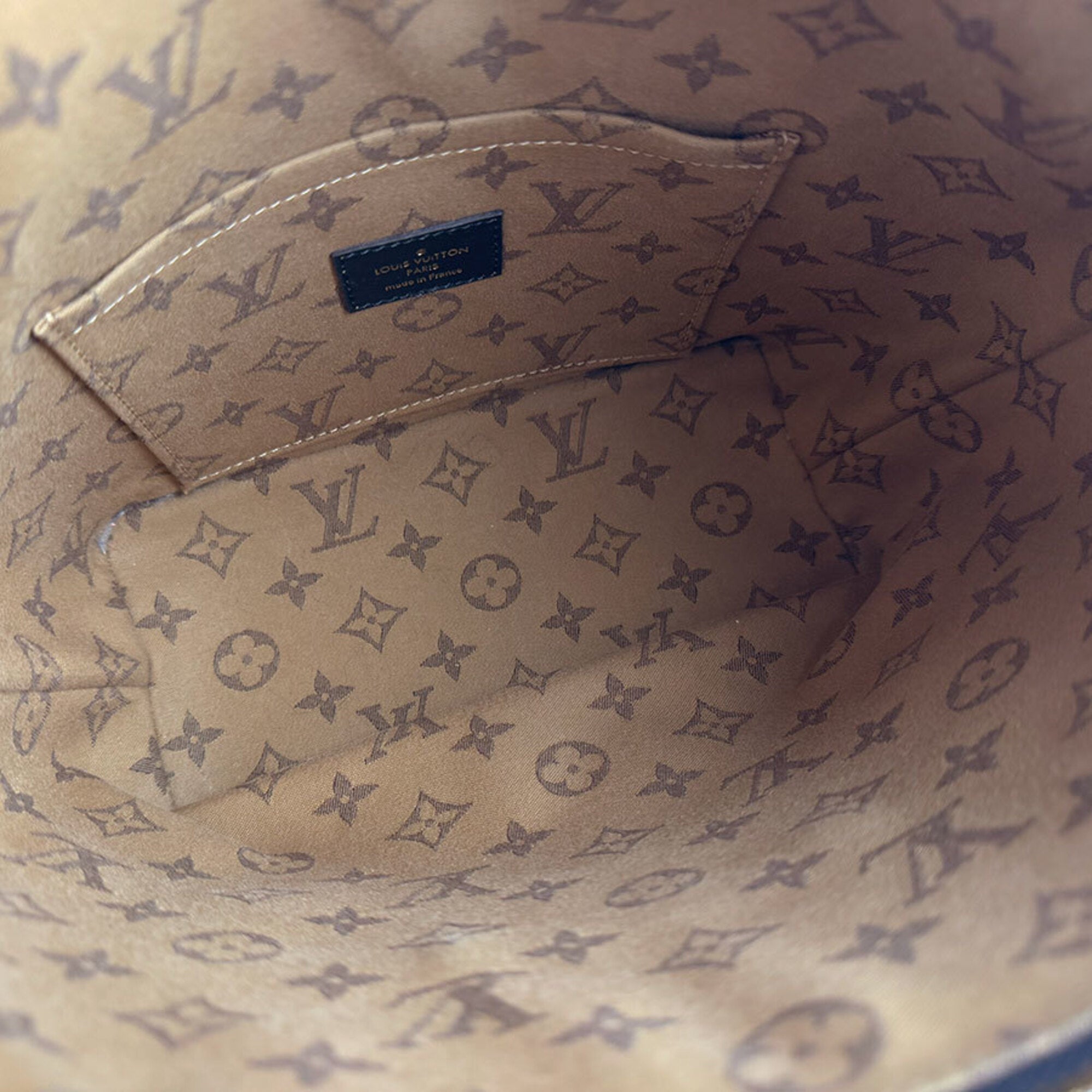 Louis Vuitton Black Leather Handbag Shoulder Bag (Pre-Owned)