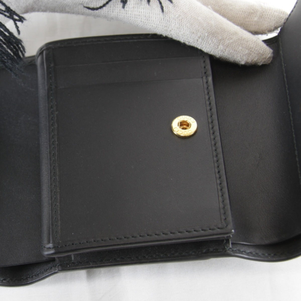 Gucci Black Wallet (Tri-Fold) (Pre-Owned)