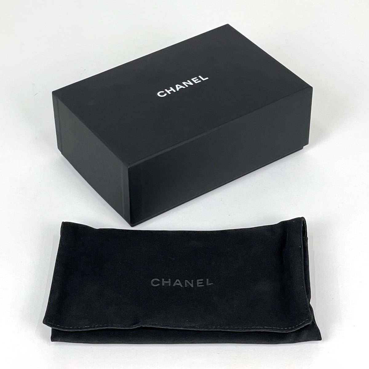 Chanel Black Grained Calfskin Shoulder Bag (Pre-Owned)