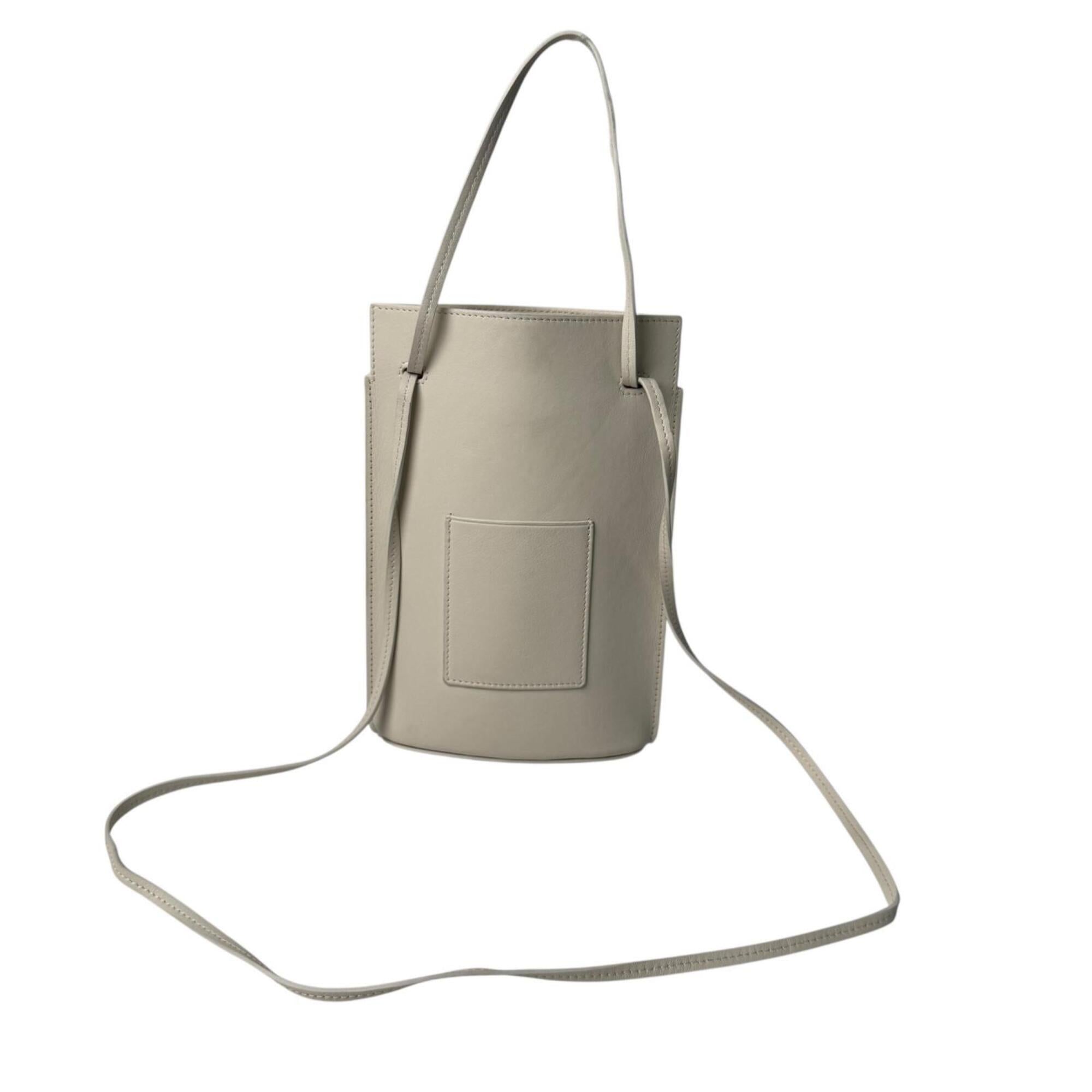 Loewe White Leather Shoulder Bag (Pre-Owned)