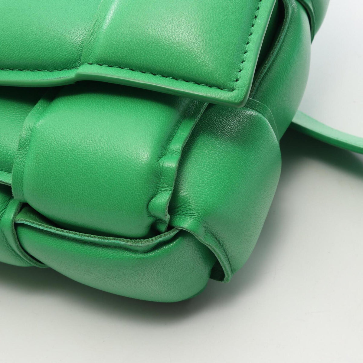 Bottega Veneta Green Leather Handbag Shoulder Bag (Pre-Owned)