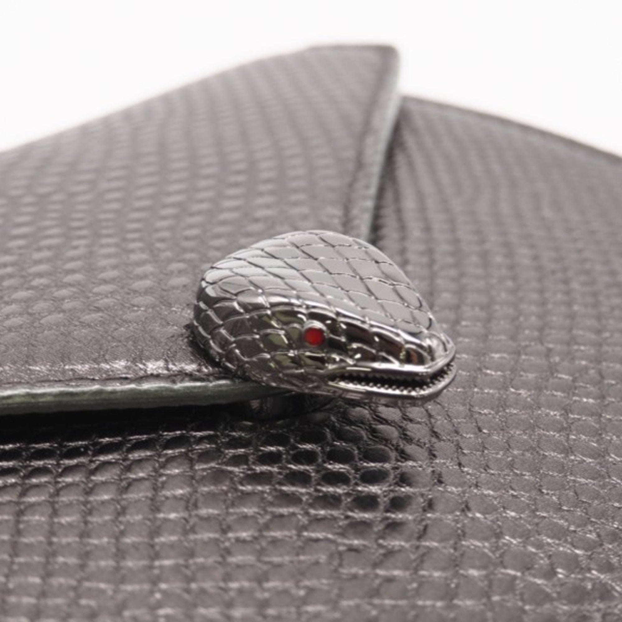 Bvlgari Silver Leather Shoulder Bag (Pre-Owned)
