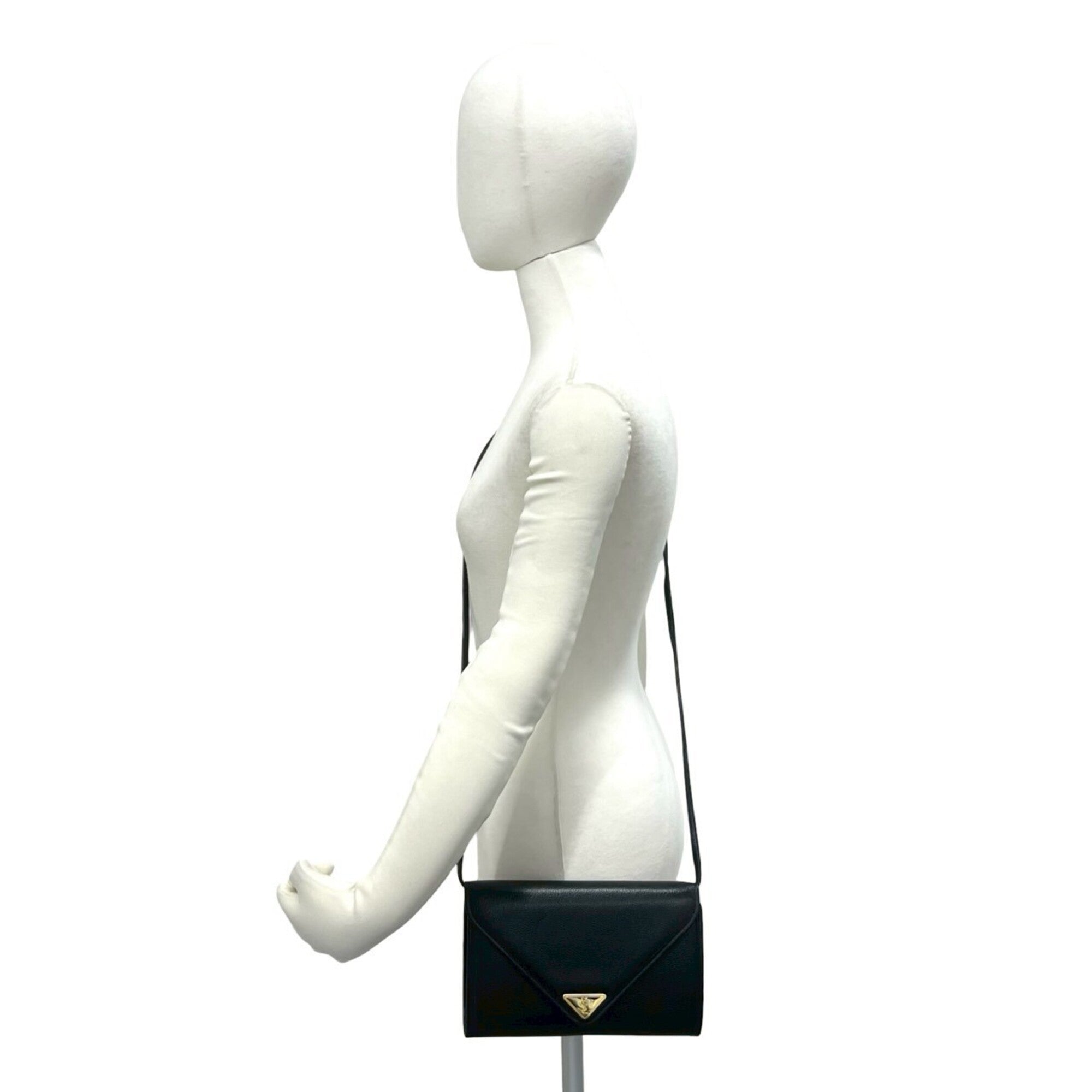 Yves Saint Laurent Black Leather Shoulder Bag (Pre-Owned)