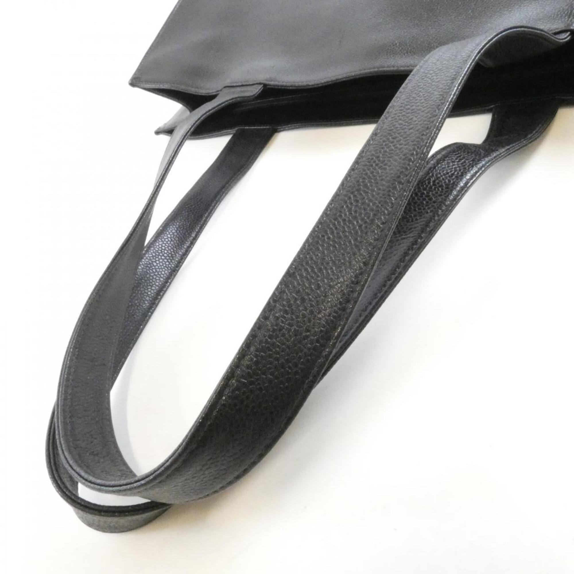 Chanel Black Grained Calfskin Handbag (Pre-Owned)