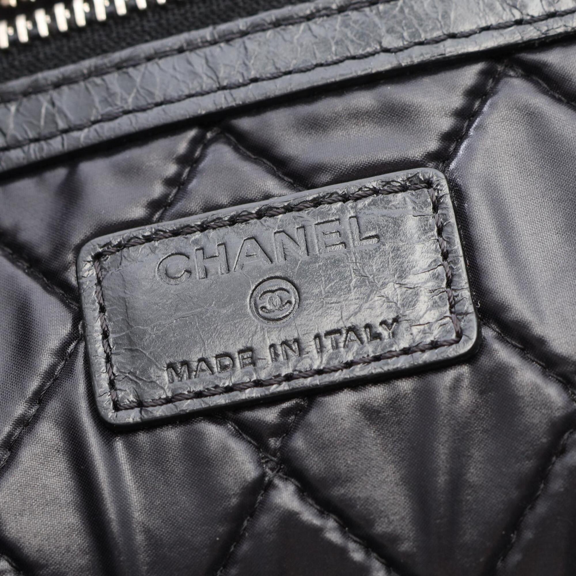 Chanel Black Leather Clutch Bag Handbag (Pre-Owned)